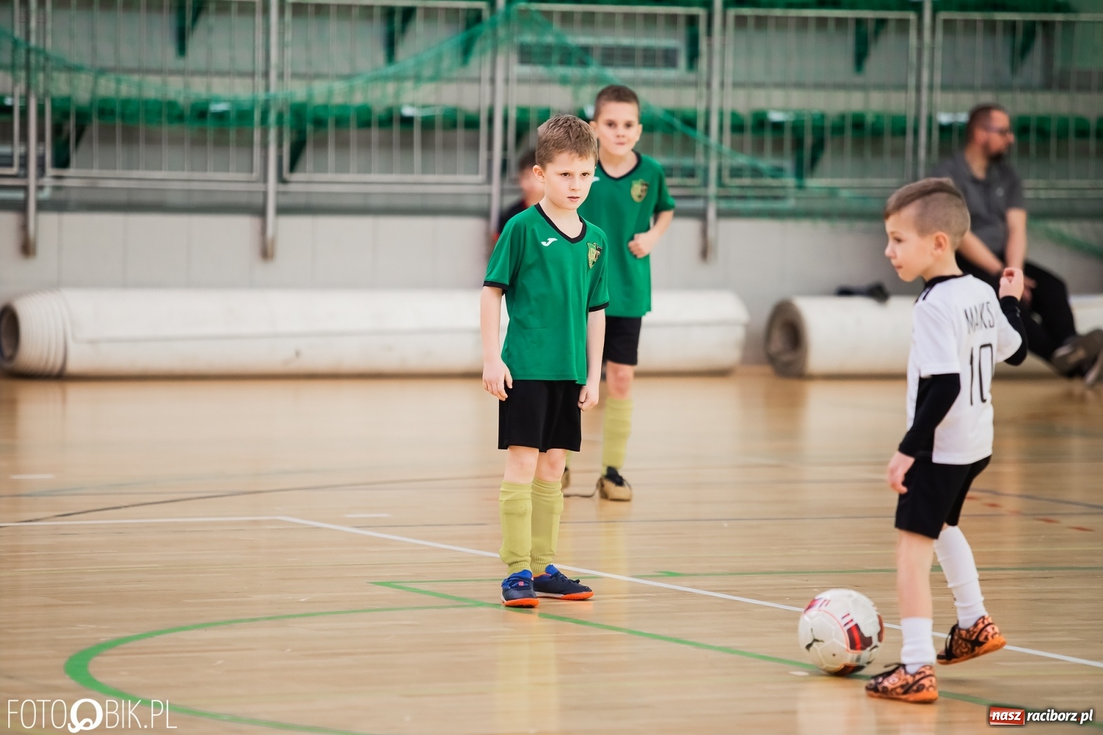 Zdjęcie w galerii na portalu naszraciborz.pl: Drugi dzień zmagań piłkarskich w Arenie Rafako wiadomości z regionu