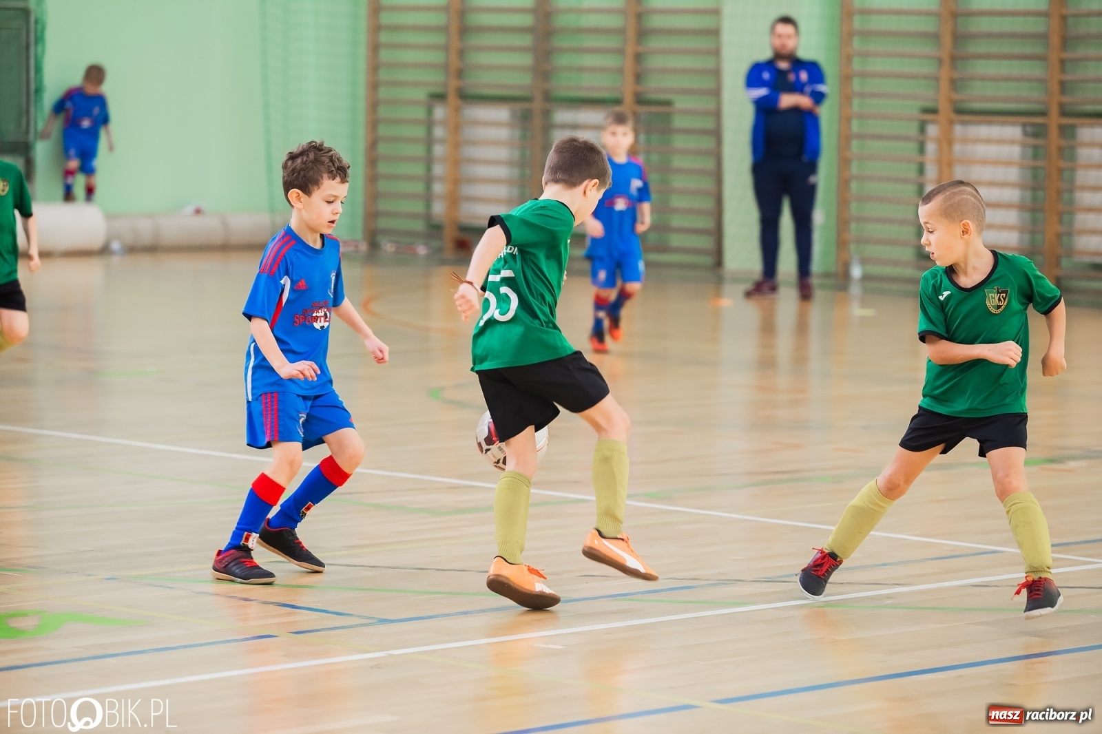 Zdjęcie w galerii na portalu naszraciborz.pl: Drugi dzień zmagań piłkarskich w Arenie Rafako wiadomości z regionu