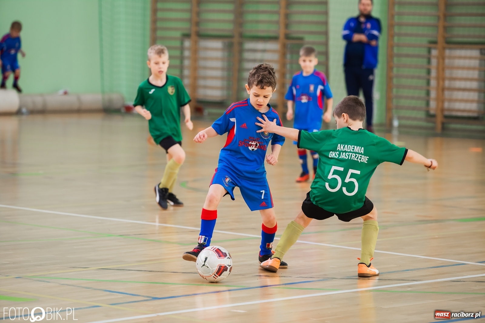 Zdjęcie w galerii na portalu naszraciborz.pl: Drugi dzień zmagań piłkarskich w Arenie Rafako wiadomości z regionu