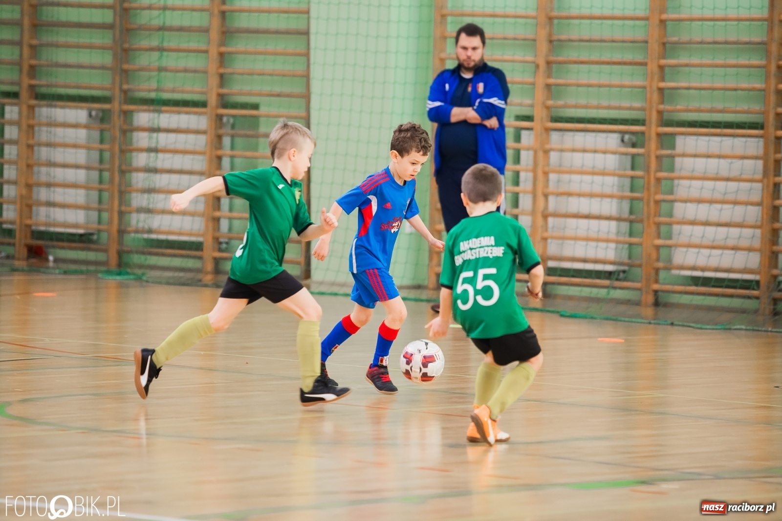 Zdjęcie w galerii na portalu naszraciborz.pl: Drugi dzień zmagań piłkarskich w Arenie Rafako wiadomości z regionu