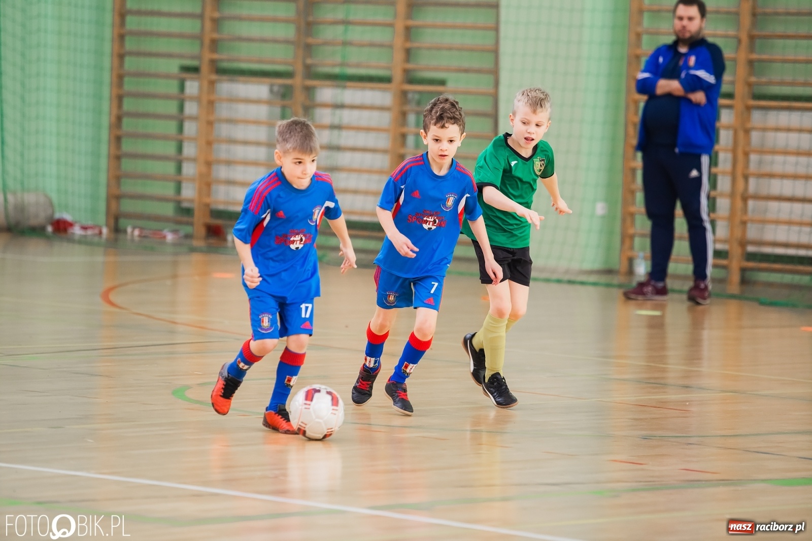 Zdjęcie w galerii na portalu naszraciborz.pl: Drugi dzień zmagań piłkarskich w Arenie Rafako wiadomości z regionu