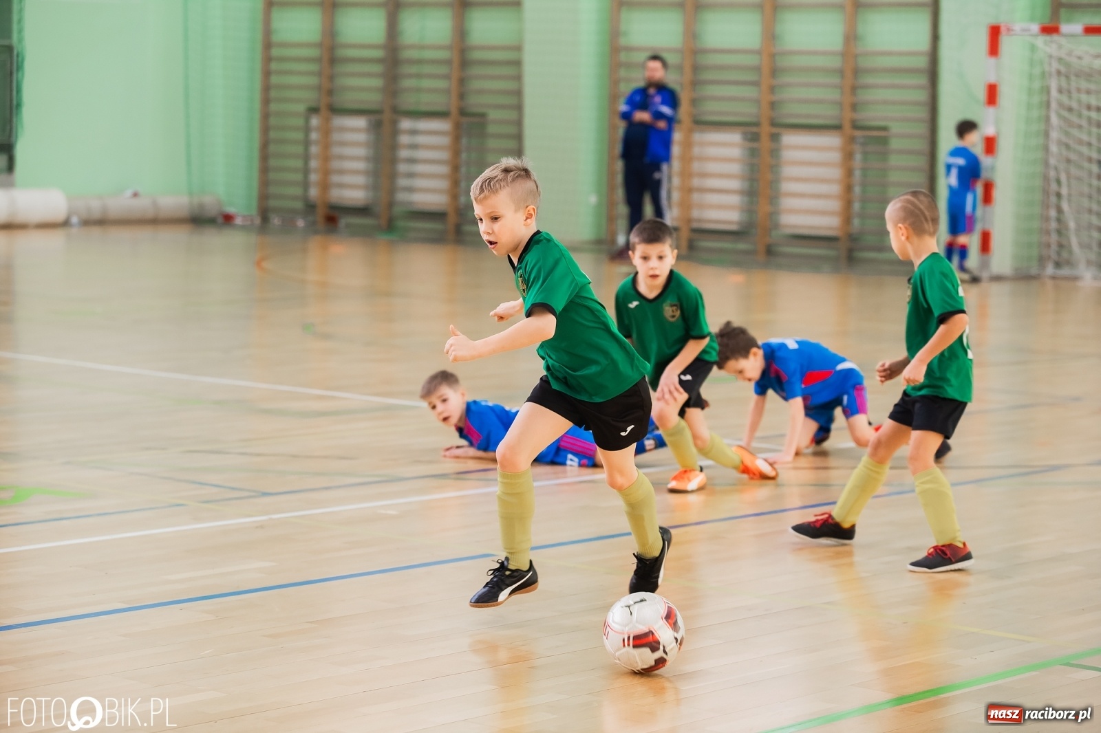 Zdjęcie w galerii na portalu naszraciborz.pl: Drugi dzień zmagań piłkarskich w Arenie Rafako wiadomości z regionu