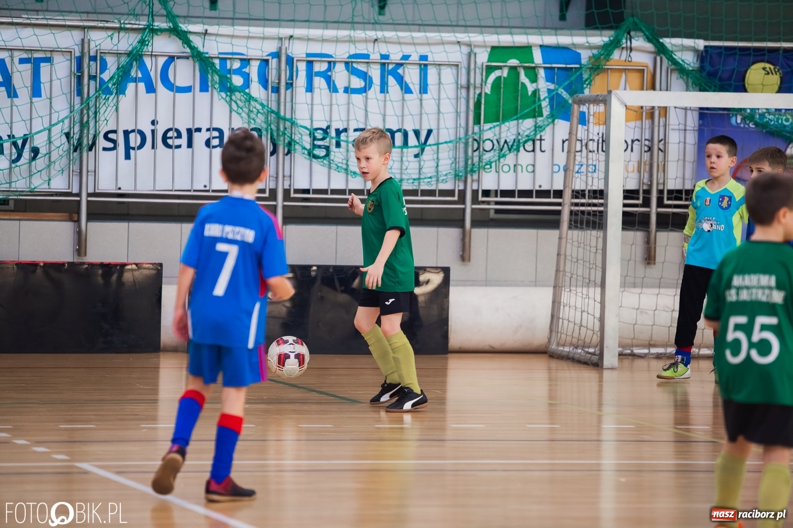 Zdjęcie w galerii na portalu naszraciborz.pl: Drugi dzień zmagań piłkarskich w Arenie Rafako wiadomości z regionu