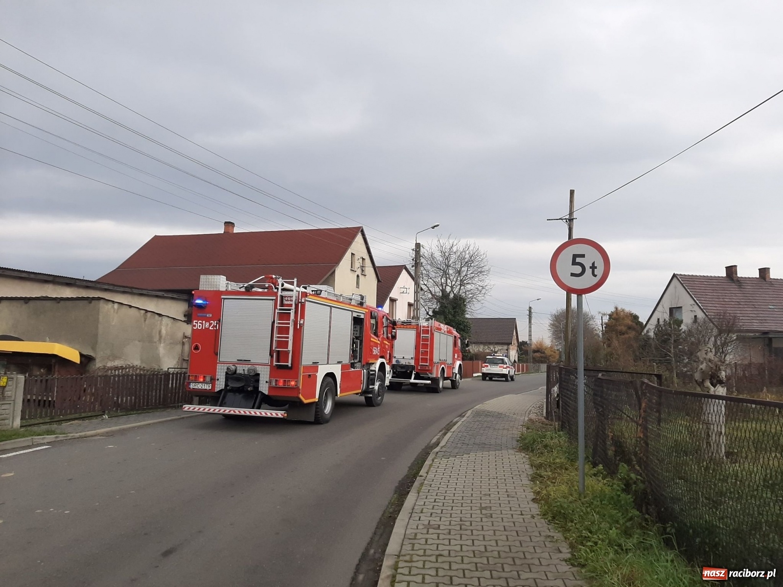 Zdjęcie w galerii na portalu naszraciborz.pl: Rozszczelniony komin przyczyną pożaru w Tworkowie wiadomości z regionu