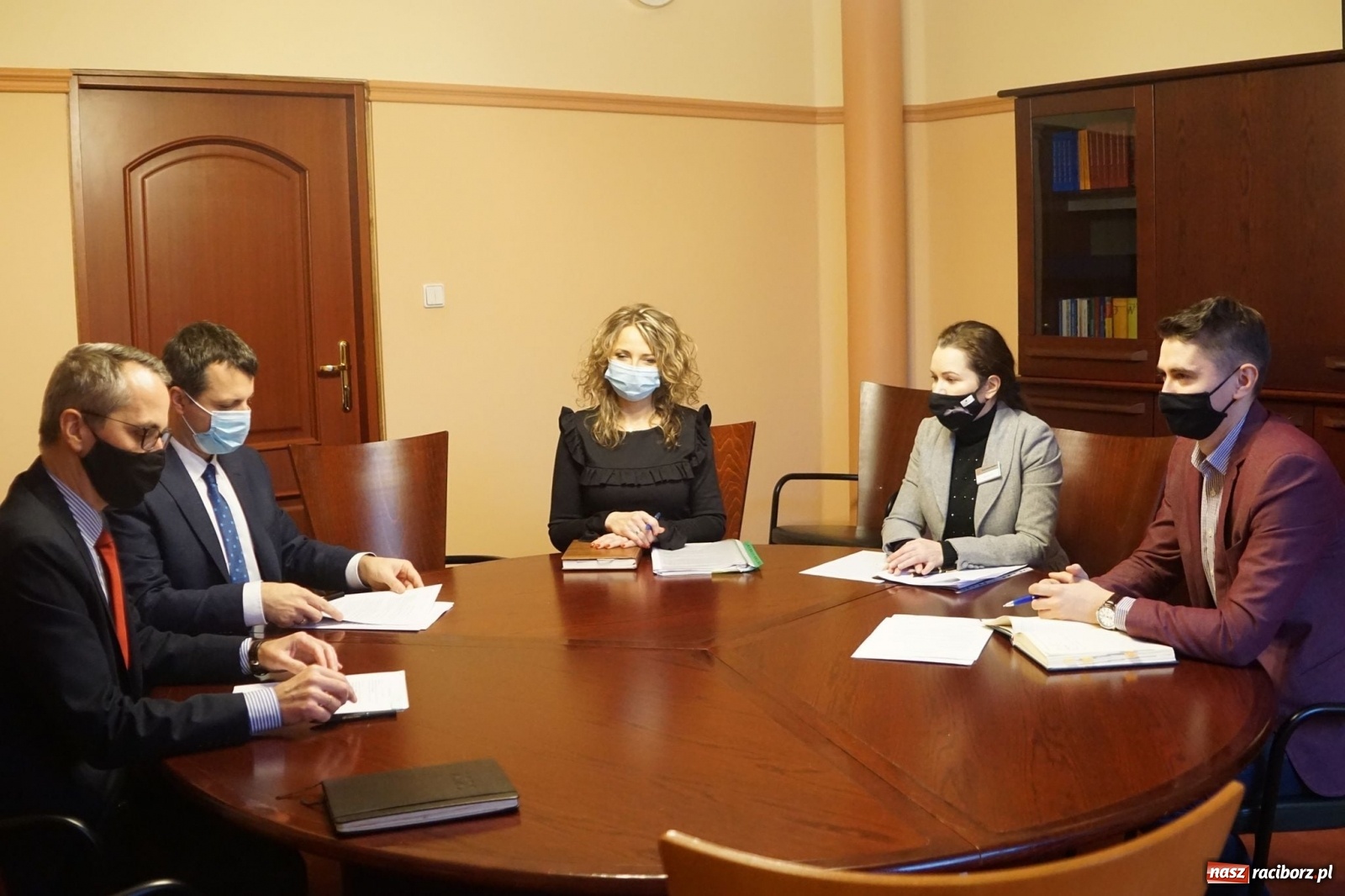 Zdjęcie w galerii na portalu naszraciborz.pl: Prezydent podpisał umowę na opracowanie strategii rozwoju Raciborza  wiadomości z regionu