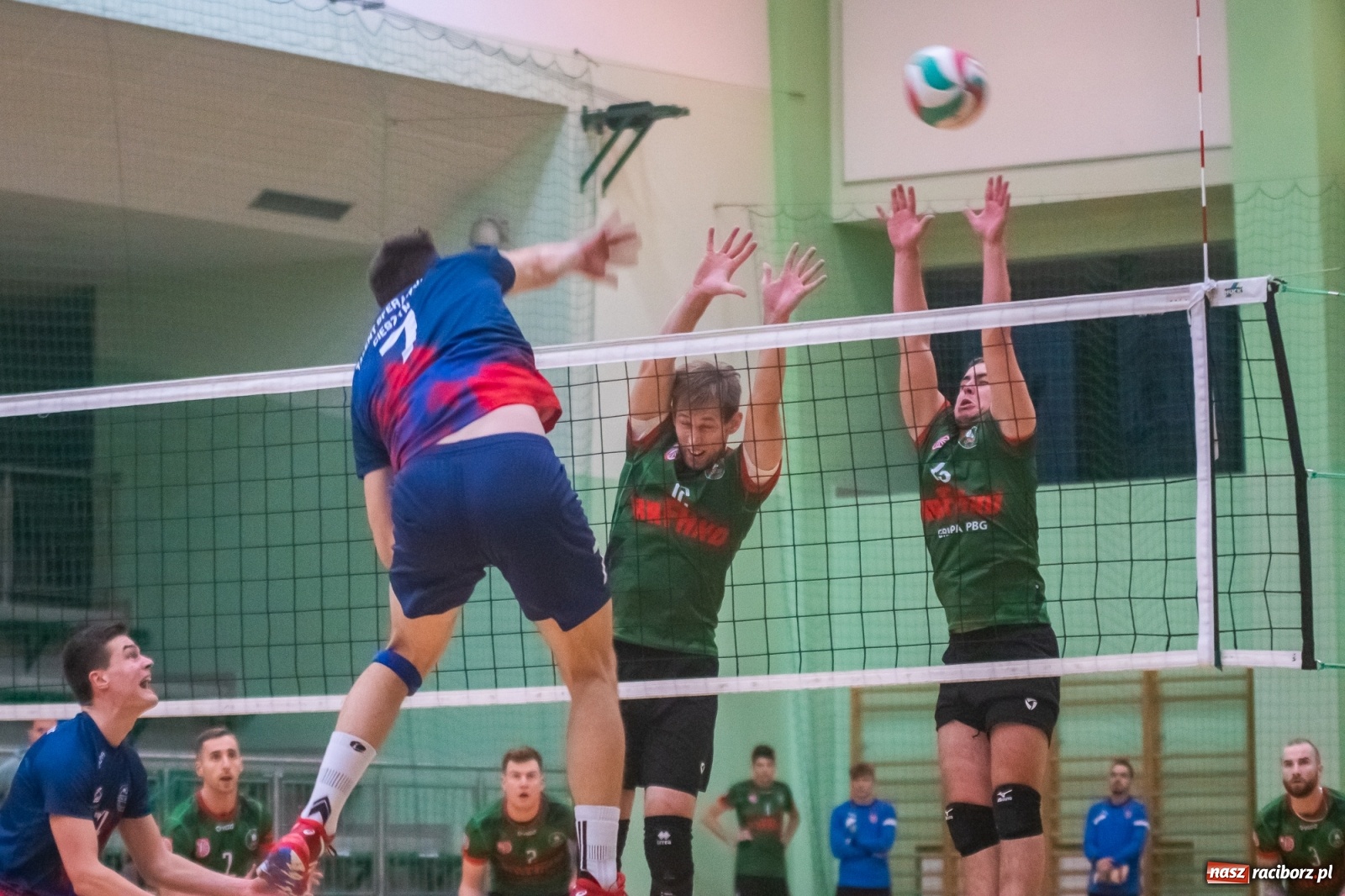 Zdjęcie w galerii na portalu naszraciborz.pl: Pierwszy set przespany, cały mecz przegrany [FOTO i WIDEO] wiadomości z regionu