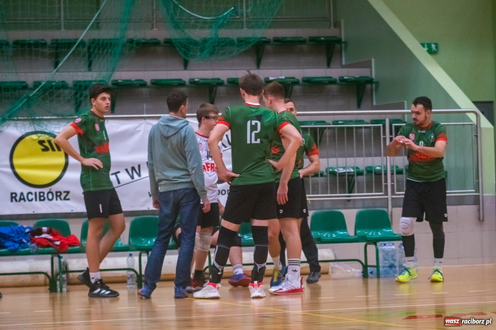 Zdjęcie w galerii na portalu naszraciborz.pl: Pierwszy set przespany, cały mecz przegrany [FOTO i WIDEO] wiadomości z regionu