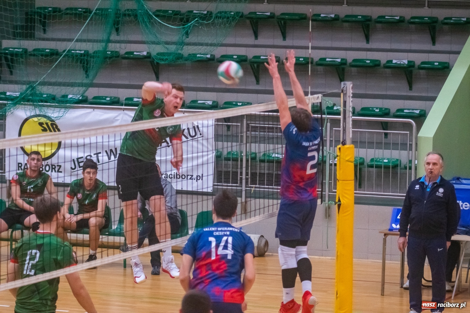 Zdjęcie w galerii na portalu naszraciborz.pl: Pierwszy set przespany, cały mecz przegrany [FOTO i WIDEO] wiadomości z regionu