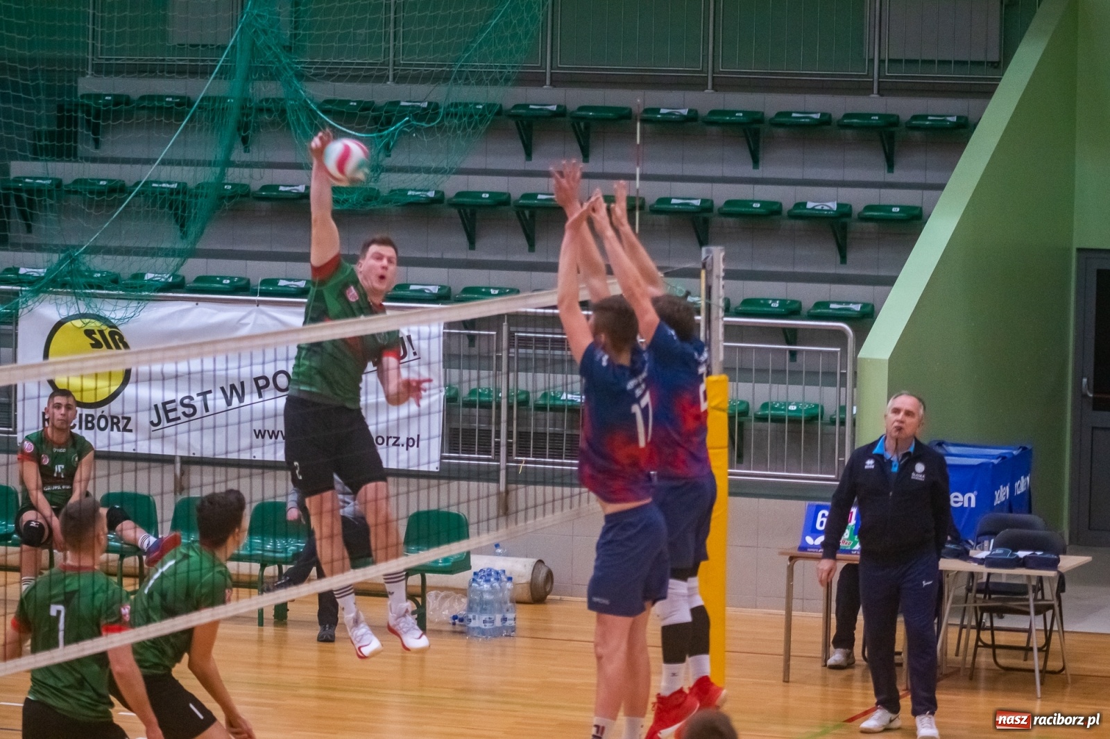 Zdjęcie w galerii na portalu naszraciborz.pl: Pierwszy set przespany, cały mecz przegrany [FOTO i WIDEO] wiadomości z regionu