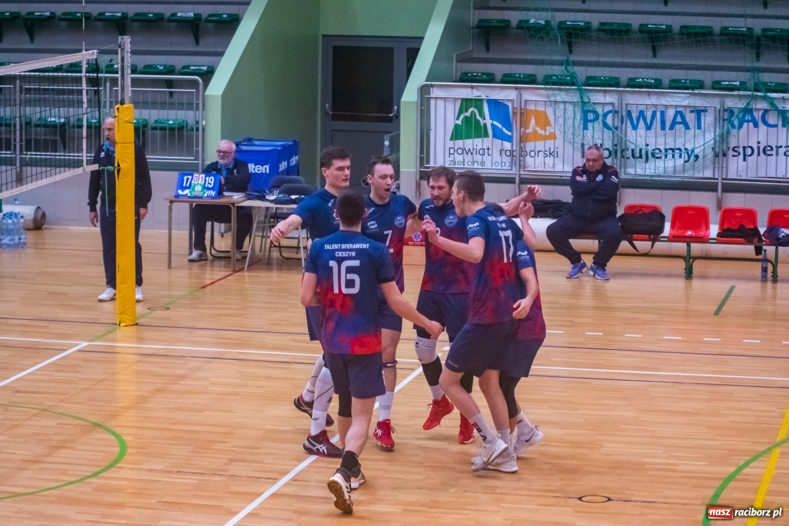 Zdjęcie w galerii na portalu naszraciborz.pl: Pierwszy set przespany, cały mecz przegrany [FOTO i WIDEO] wiadomości z regionu