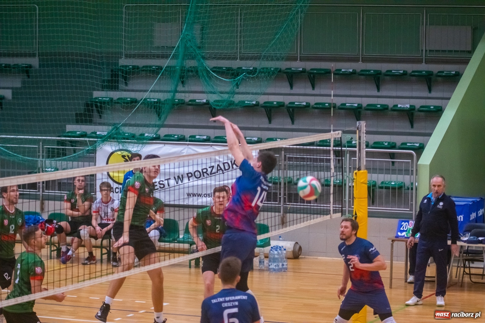 Zdjęcie w galerii na portalu naszraciborz.pl: Pierwszy set przespany, cały mecz przegrany [FOTO i WIDEO] wiadomości z regionu