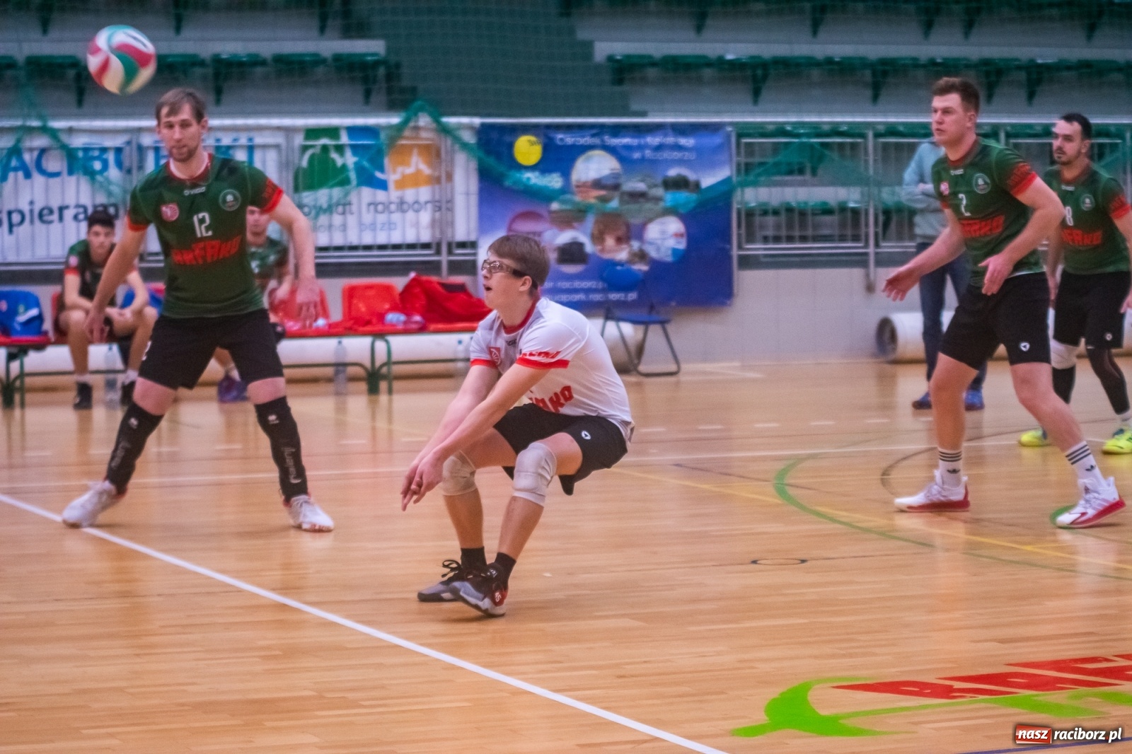 Zdjęcie w galerii na portalu naszraciborz.pl: Pierwszy set przespany, cały mecz przegrany [FOTO i WIDEO] wiadomości z regionu