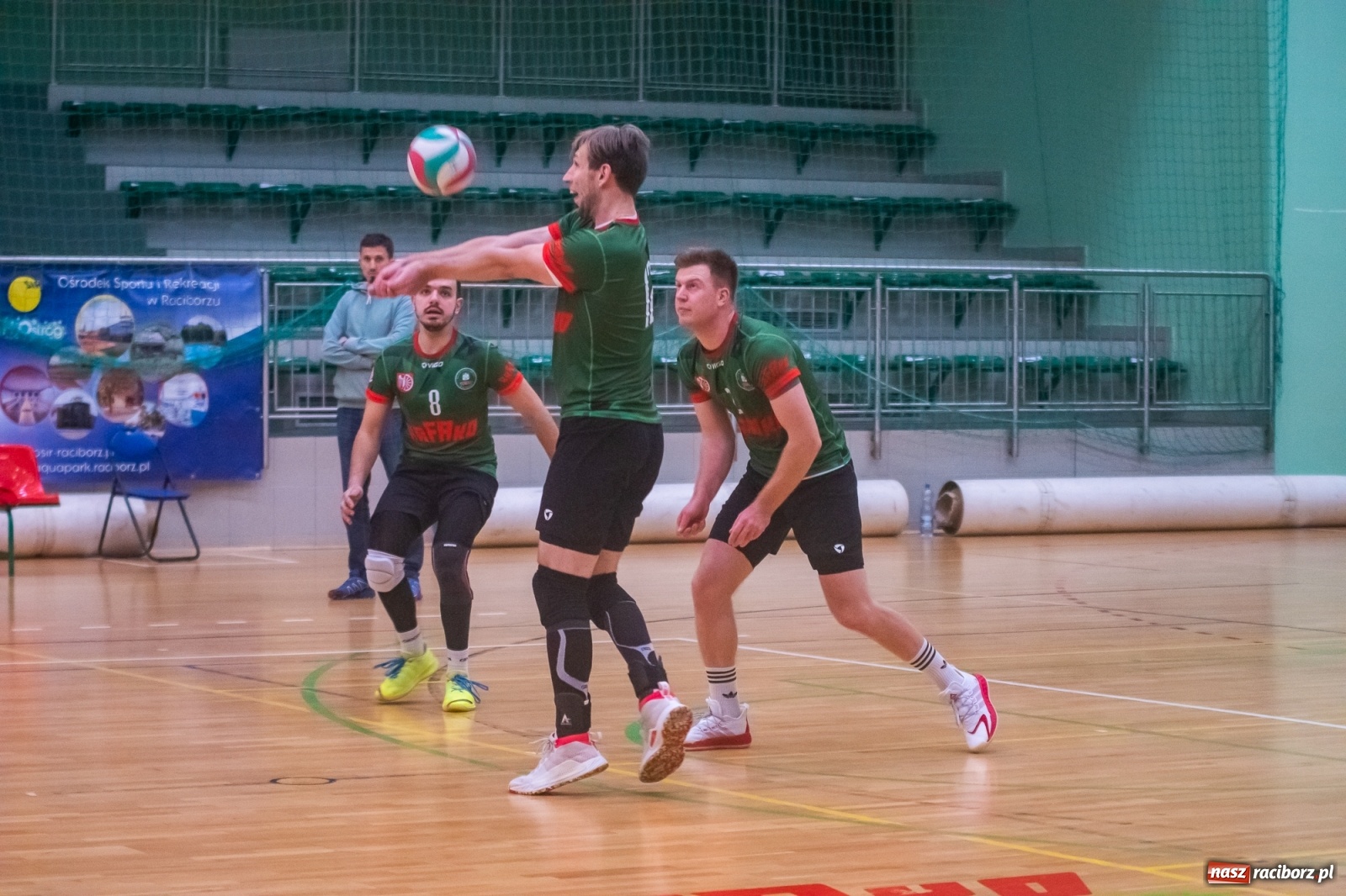 Zdjęcie w galerii na portalu naszraciborz.pl: Pierwszy set przespany, cały mecz przegrany [FOTO i WIDEO] wiadomości z regionu