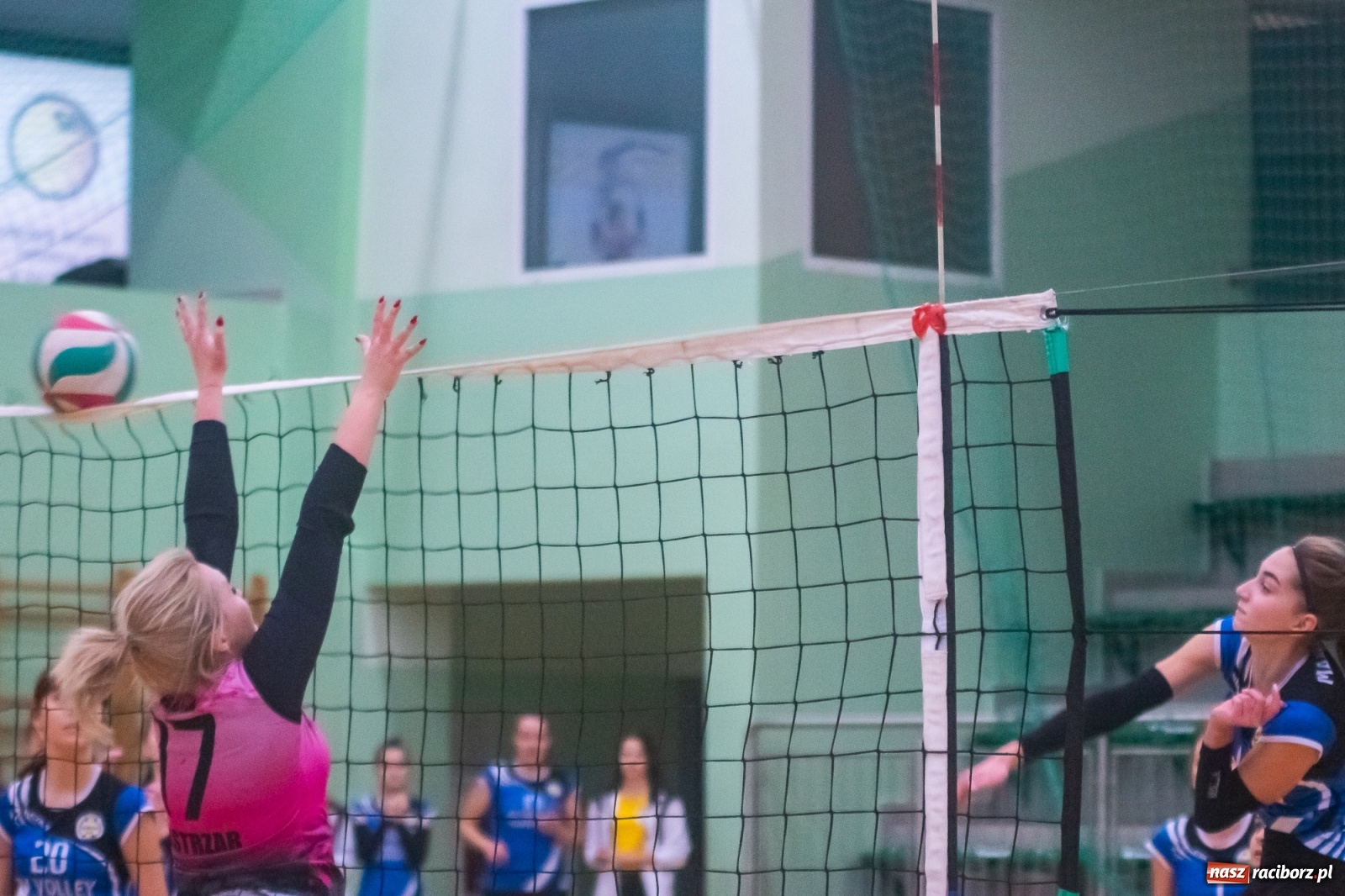 Zdjęcie w galerii na portalu naszraciborz.pl: RLPS. Drugi turniej kobiet w Arenie Rafako [FOTO i WIDEO] wiadomości z regionu