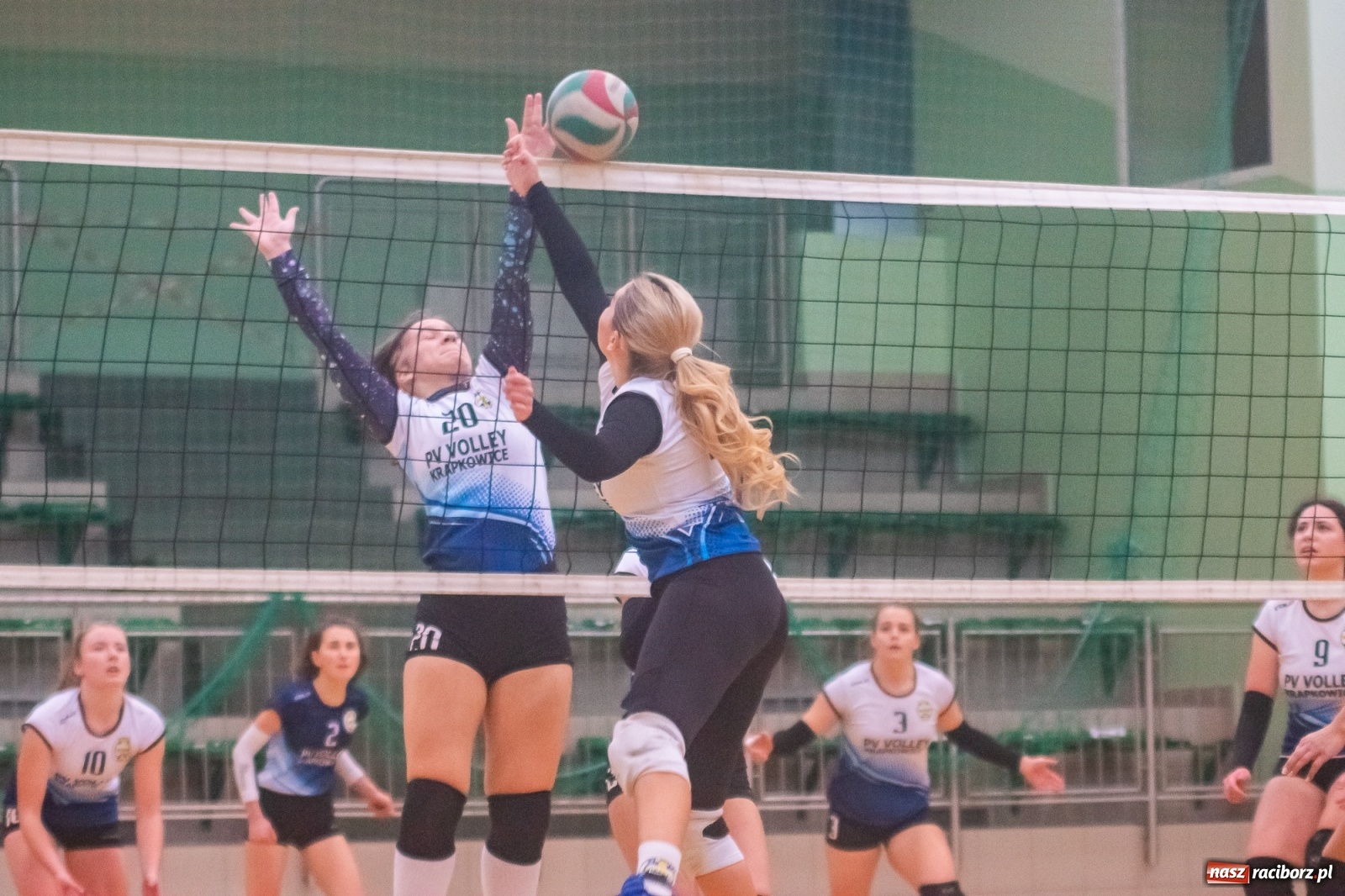 Zdjęcie w galerii na portalu naszraciborz.pl: RLPS. Drugi turniej kobiet w Arenie Rafako [FOTO i WIDEO] wiadomości z regionu