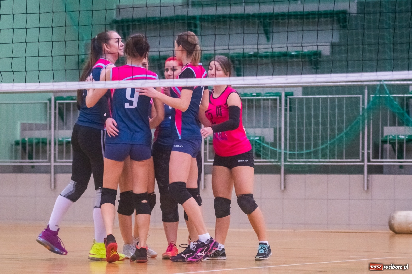 Zdjęcie w galerii na portalu naszraciborz.pl: RLPS. Drugi turniej kobiet w Arenie Rafako [FOTO i WIDEO] wiadomości z regionu