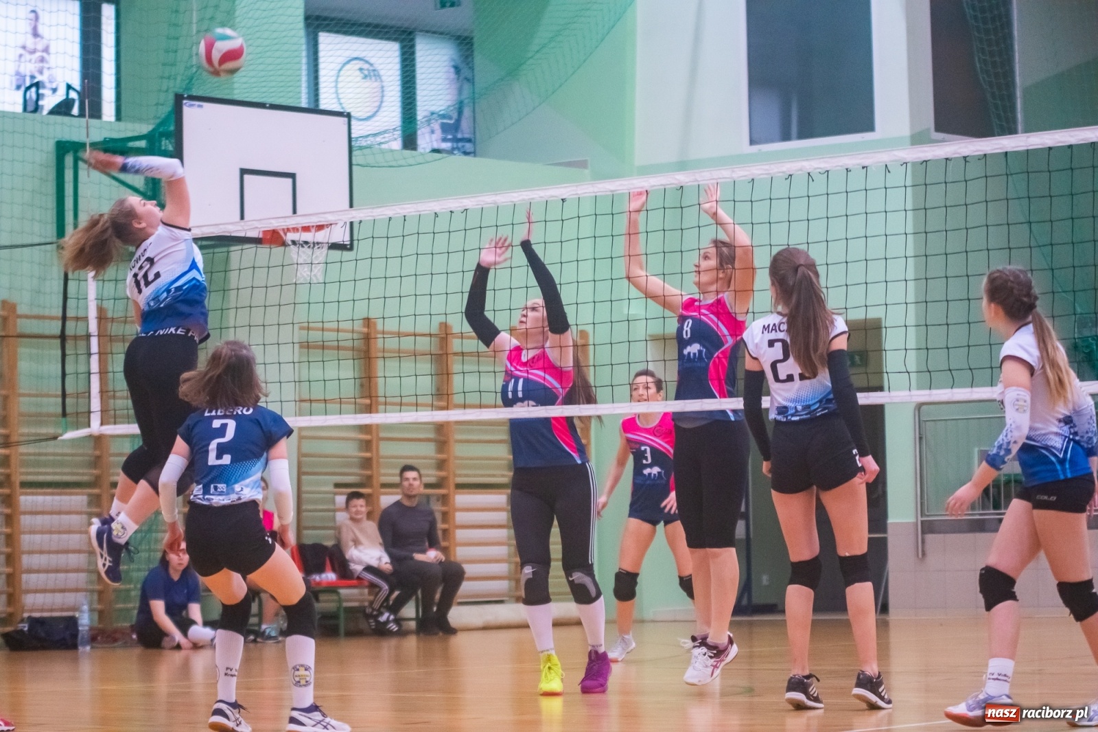 Zdjęcie w galerii na portalu naszraciborz.pl: RLPS. Drugi turniej kobiet w Arenie Rafako [FOTO i WIDEO] wiadomości z regionu