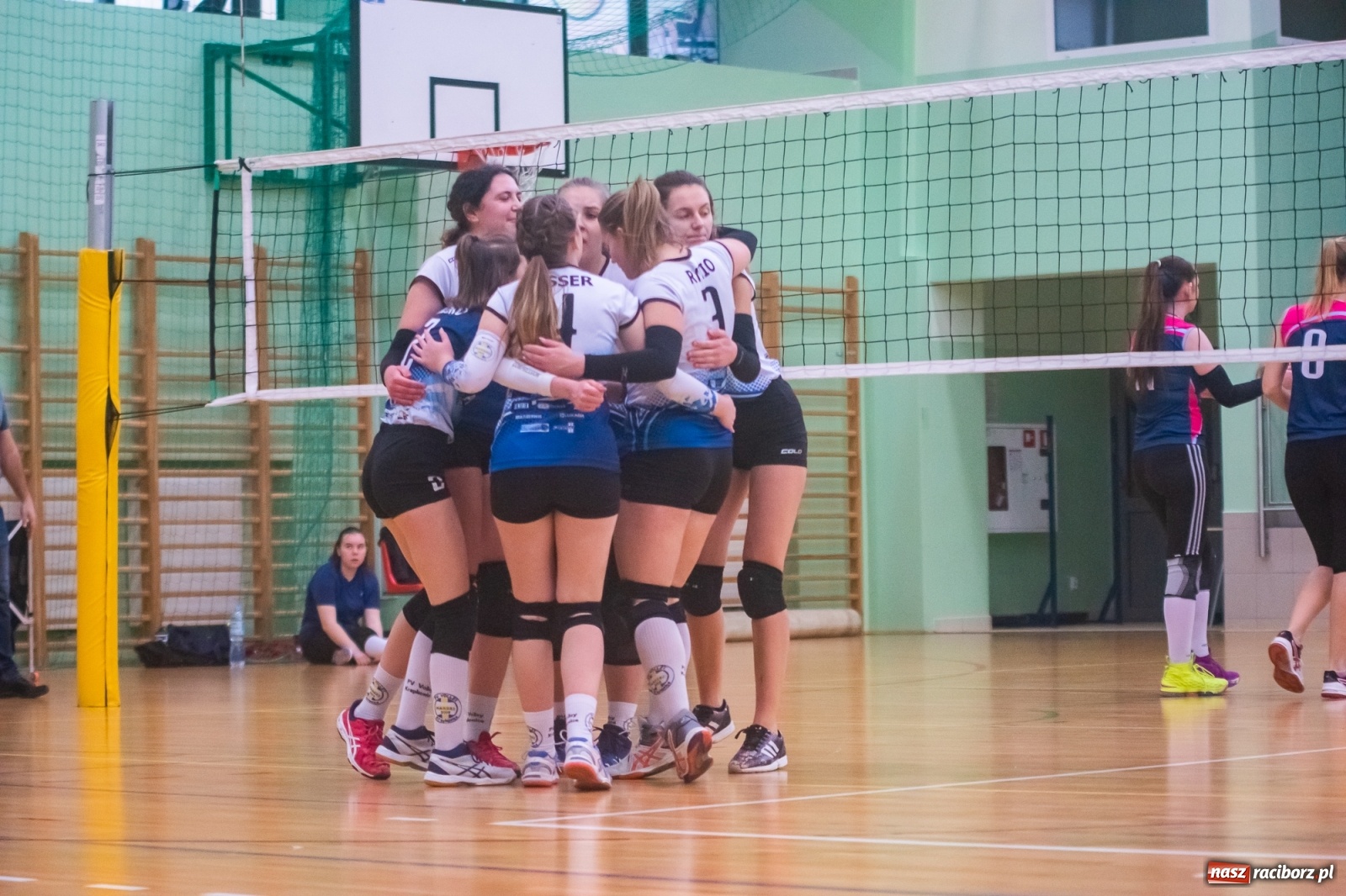 Zdjęcie w galerii na portalu naszraciborz.pl: RLPS. Drugi turniej kobiet w Arenie Rafako [FOTO i WIDEO] wiadomości z regionu