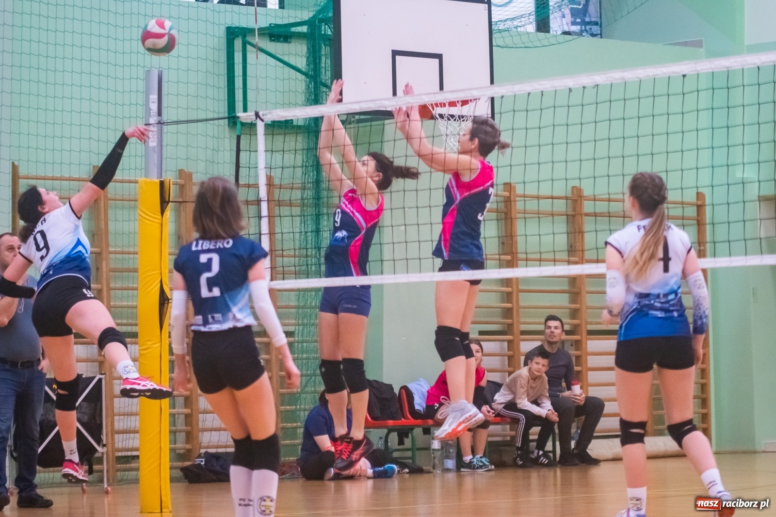 Zdjęcie w galerii na portalu naszraciborz.pl: RLPS. Drugi turniej kobiet w Arenie Rafako [FOTO i WIDEO] wiadomości z regionu