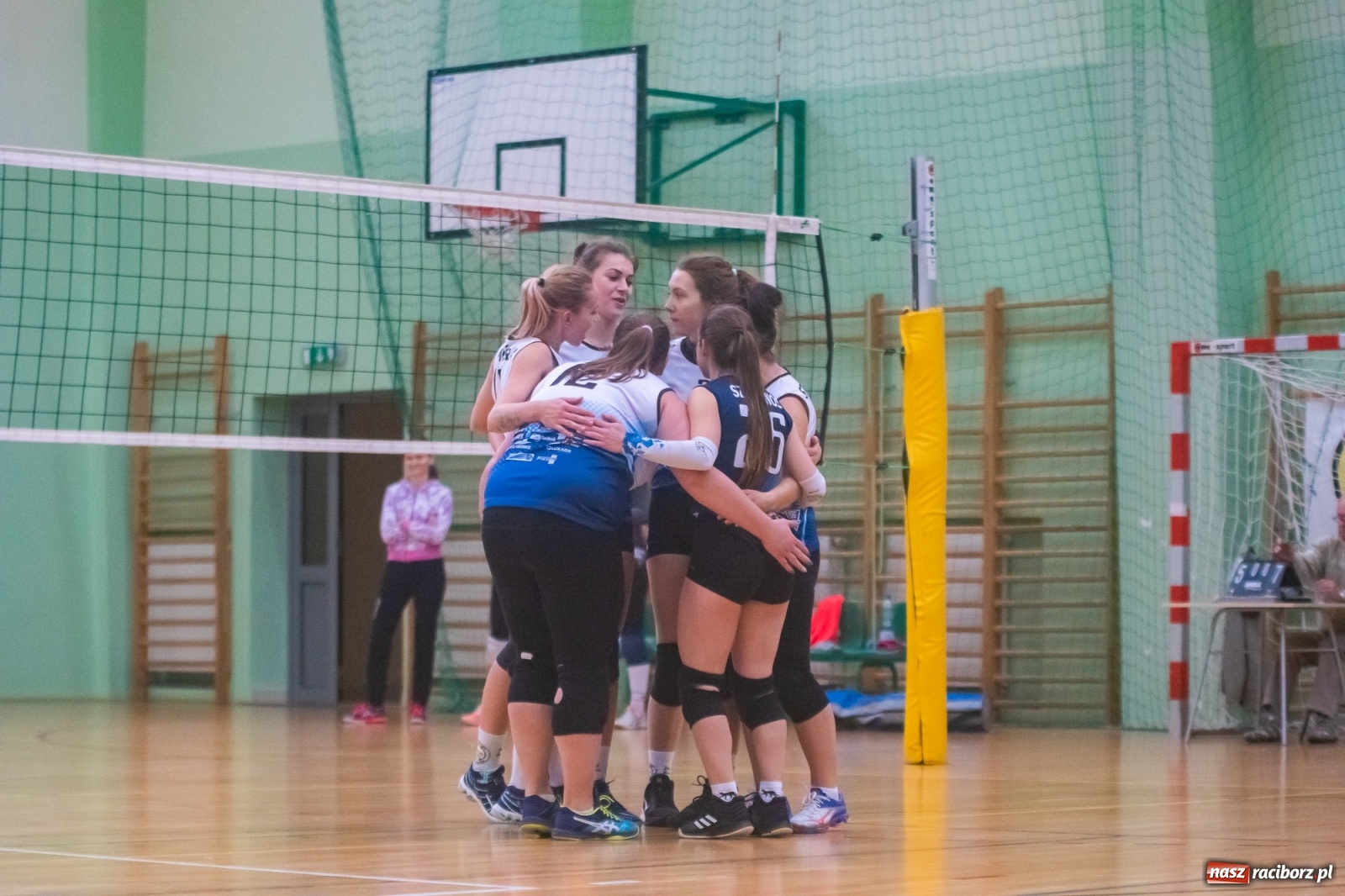 Zdjęcie w galerii na portalu naszraciborz.pl: RLPS. Drugi turniej kobiet w Arenie Rafako [FOTO i WIDEO] wiadomości z regionu