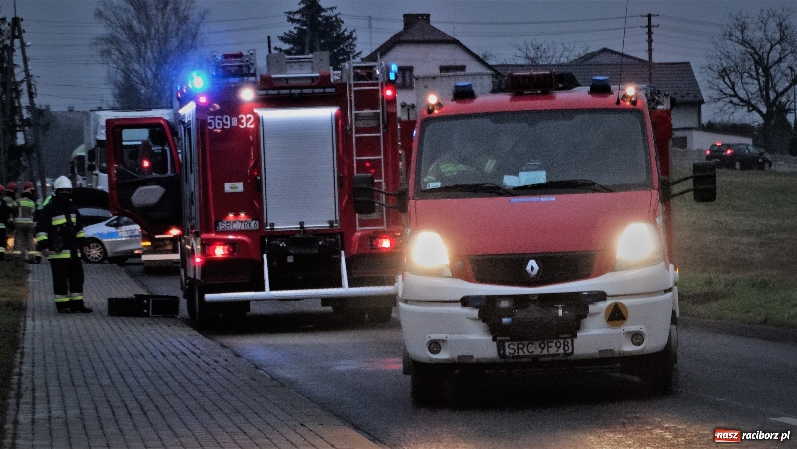 Zdjęcie w galerii na portalu naszraciborz.pl: Zderzenie pojazdów na granicy Markowic i Raszczyc [FOTO] wiadomości z regionu