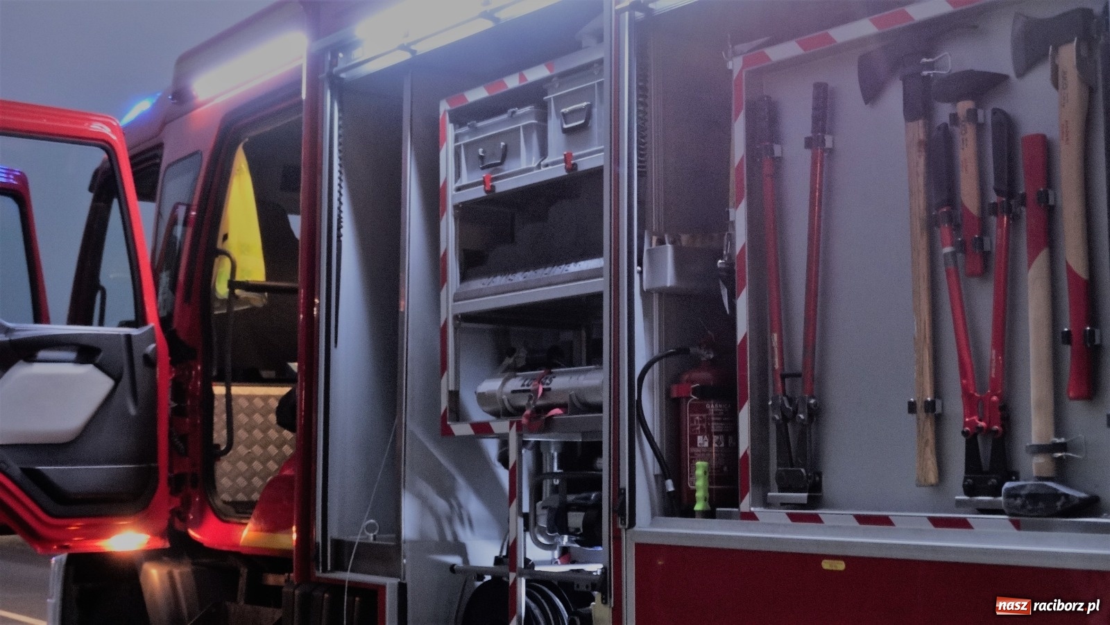 Zdjęcie w galerii na portalu naszraciborz.pl: Zderzenie pojazdów na granicy Markowic i Raszczyc [FOTO] wiadomości z regionu