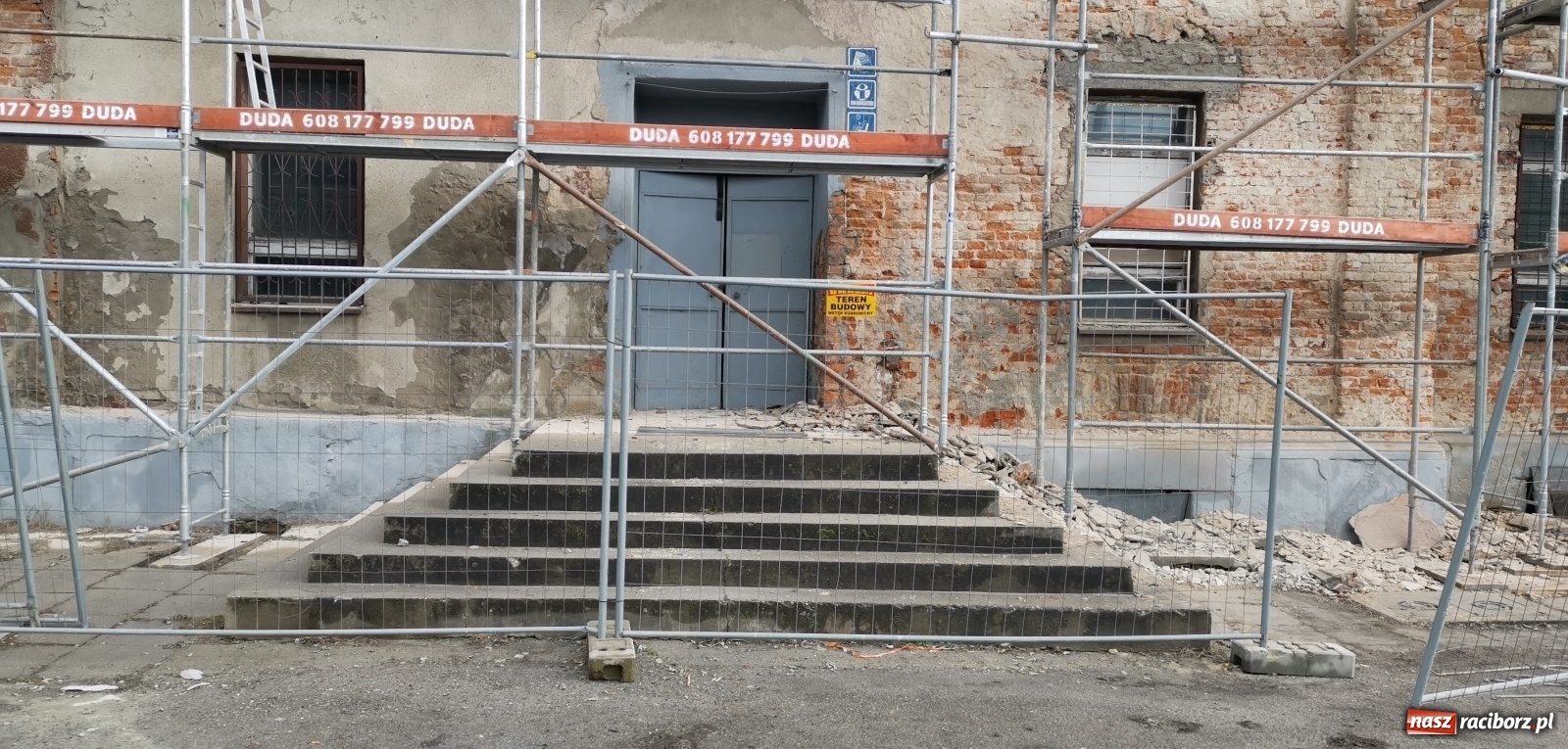 Zdjęcie w galerii na portalu naszraciborz.pl: Ruszył remont budynku dawnego dworca w Pietrowicach Wielkich wiadomości z regionu