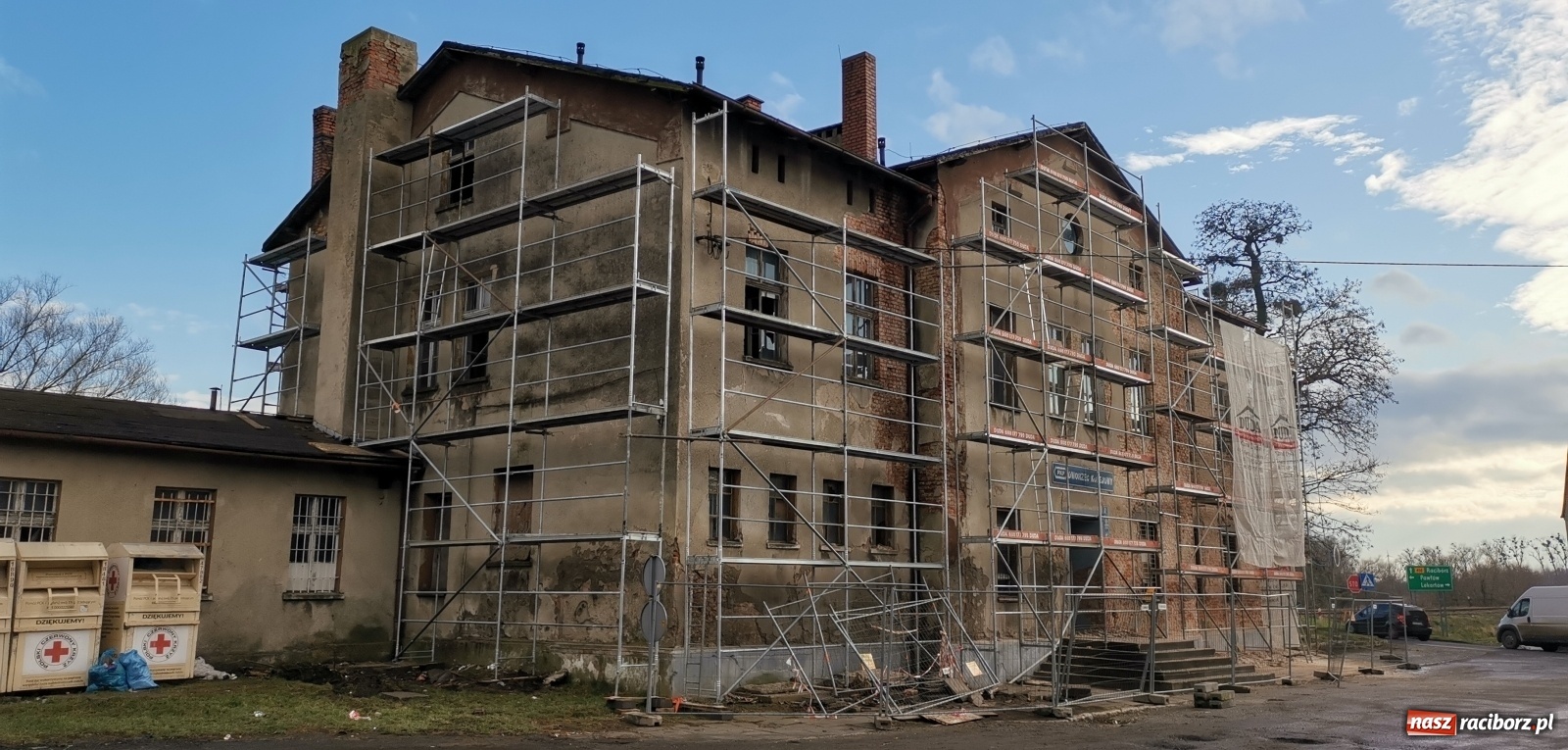 Zdjęcie w galerii na portalu naszraciborz.pl: Ruszył remont budynku dawnego dworca w Pietrowicach Wielkich wiadomości z regionu