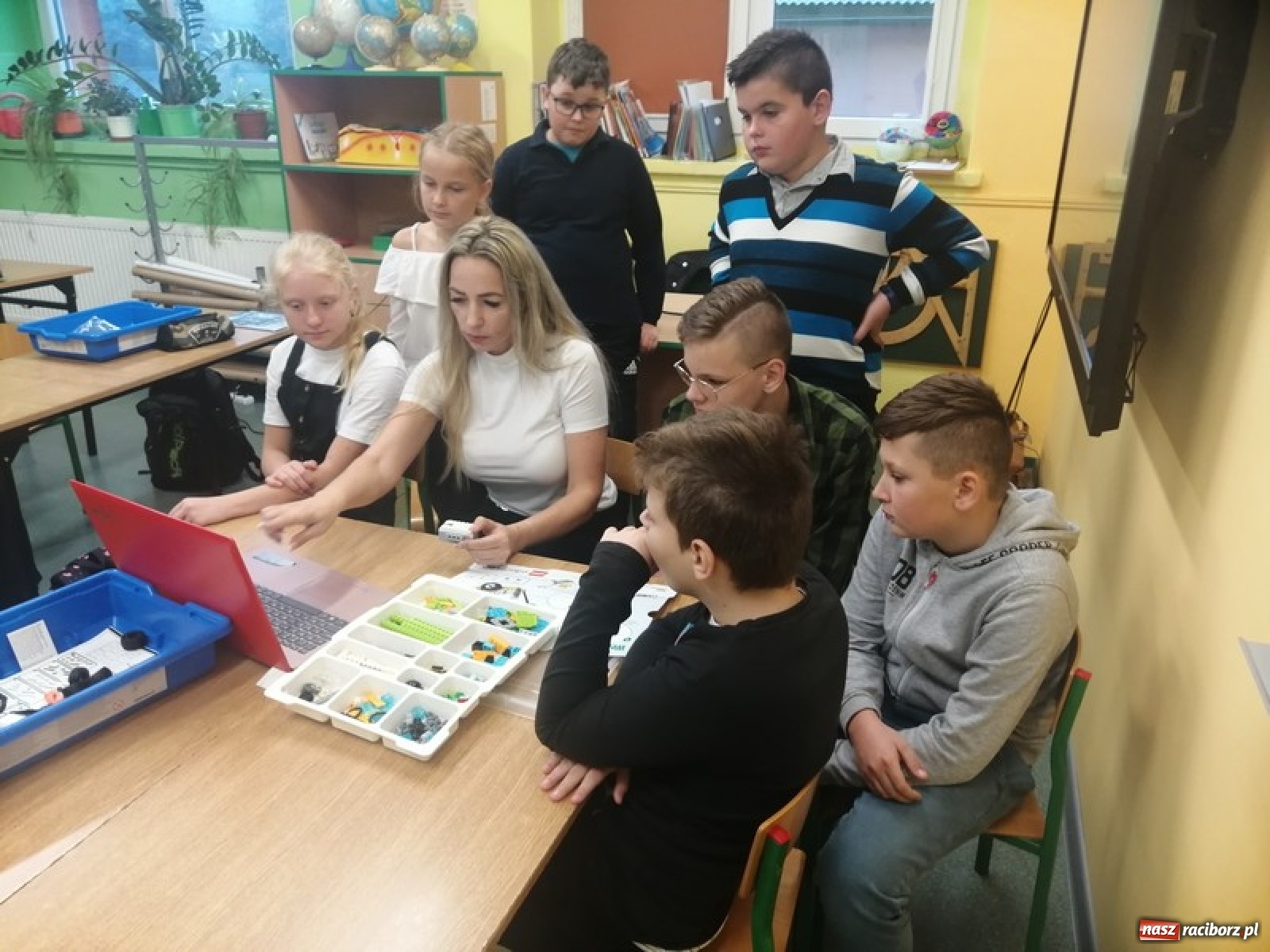 Zdjęcie w galerii na portalu naszraciborz.pl: Szkoła w Brzeźnicy w programie MEN - Gry komputerowe i wideo w szkołach wiadomości z regionu