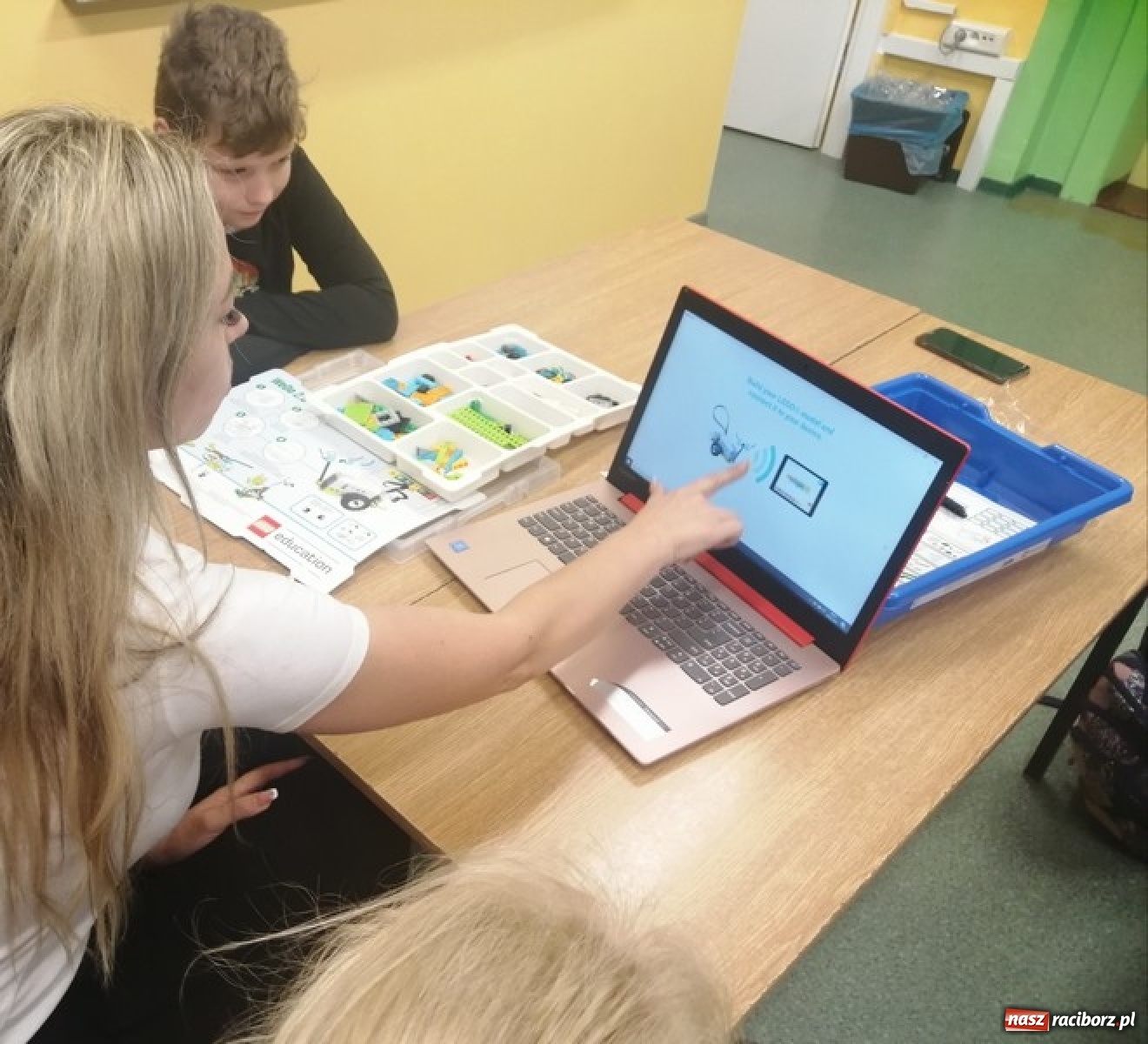 Zdjęcie w galerii na portalu naszraciborz.pl: Szkoła w Brzeźnicy w programie MEN - Gry komputerowe i wideo w szkołach wiadomości z regionu