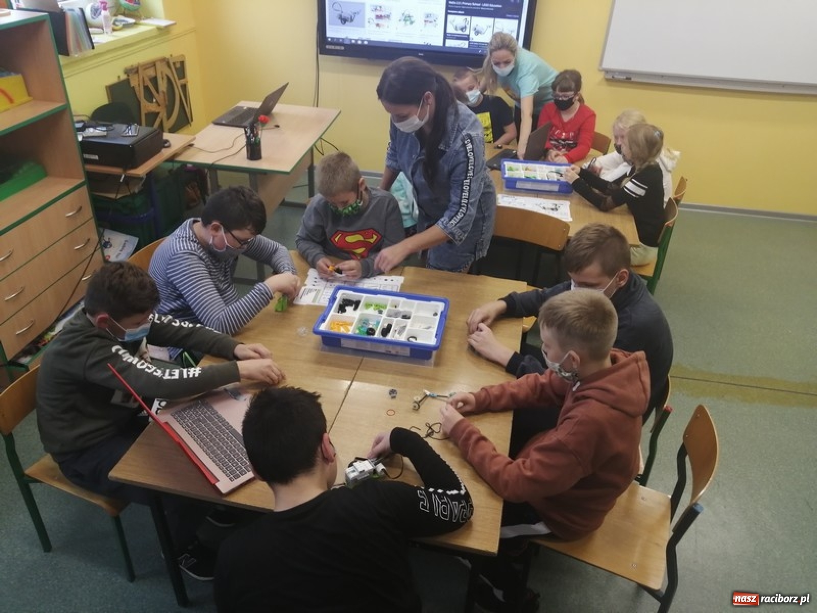 Zdjęcie w galerii na portalu naszraciborz.pl: Szkoła w Brzeźnicy w programie MEN - Gry komputerowe i wideo w szkołach wiadomości z regionu