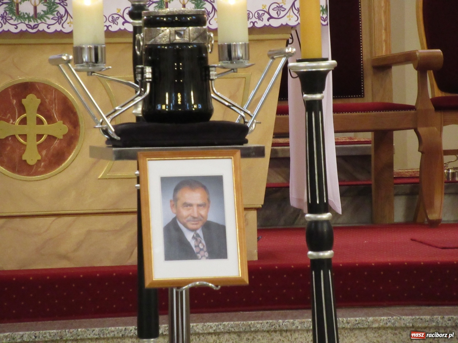 Zdjęcie w galerii na portalu naszraciborz.pl: W Samborowicach pożegnano śp. Józefa Sadowskiego wiadomości z regionu