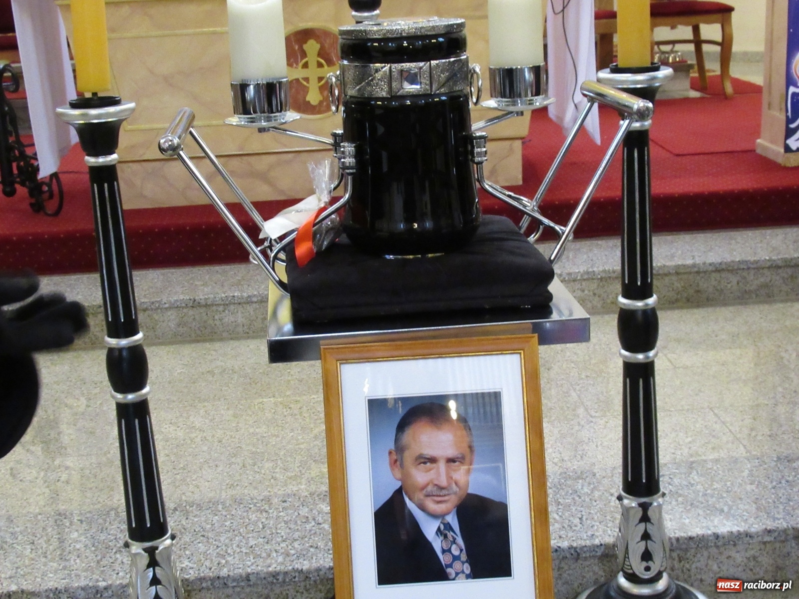 Zdjęcie w galerii na portalu naszraciborz.pl: W Samborowicach pożegnano śp. Józefa Sadowskiego wiadomości z regionu