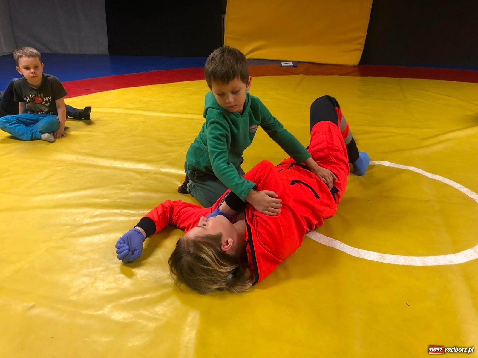 Zdjęcie w galerii na portalu naszraciborz.pl: Kolejne zajęcia profilaktyczne w Klubie Łamator wiadomości z regionu