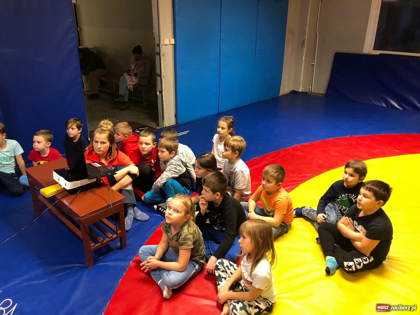 Zdjęcie w galerii na portalu naszraciborz.pl: Kolejne zajęcia profilaktyczne w Klubie Łamator wiadomości z regionu