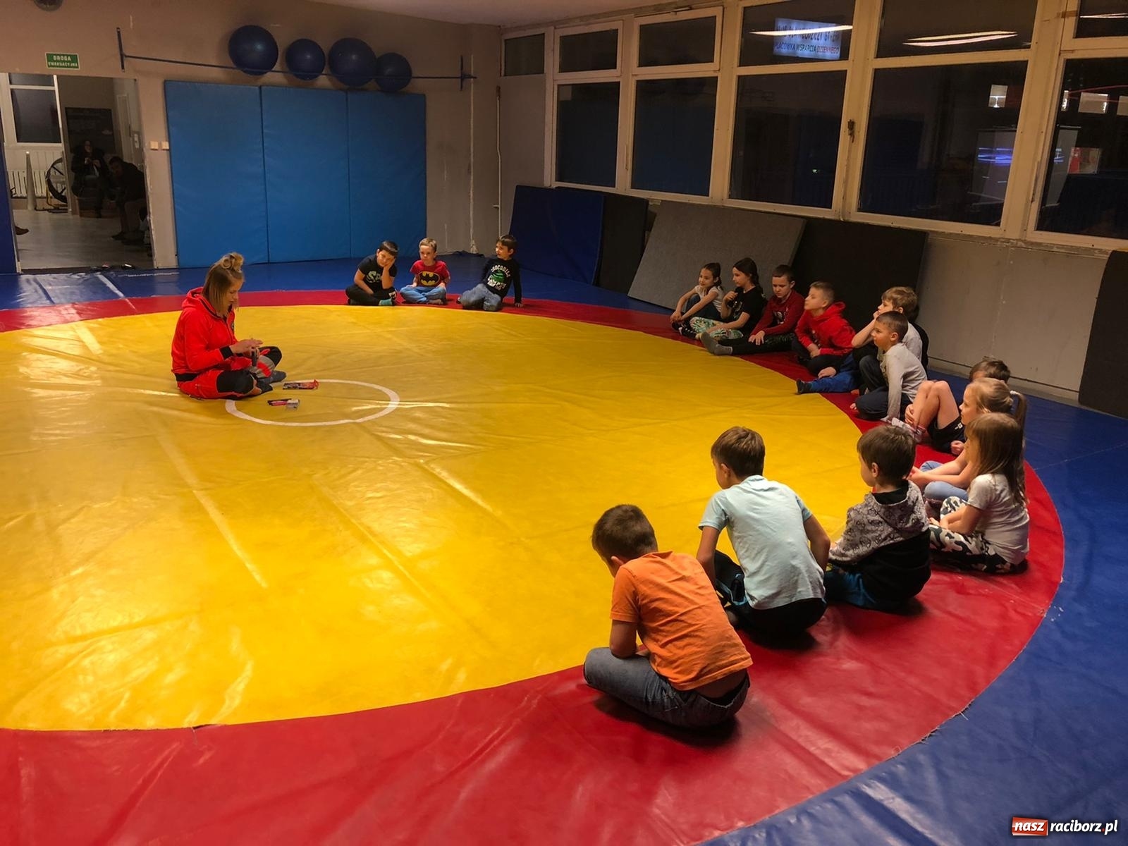 Zdjęcie w galerii na portalu naszraciborz.pl: Kolejne zajęcia profilaktyczne w Klubie Łamator wiadomości z regionu