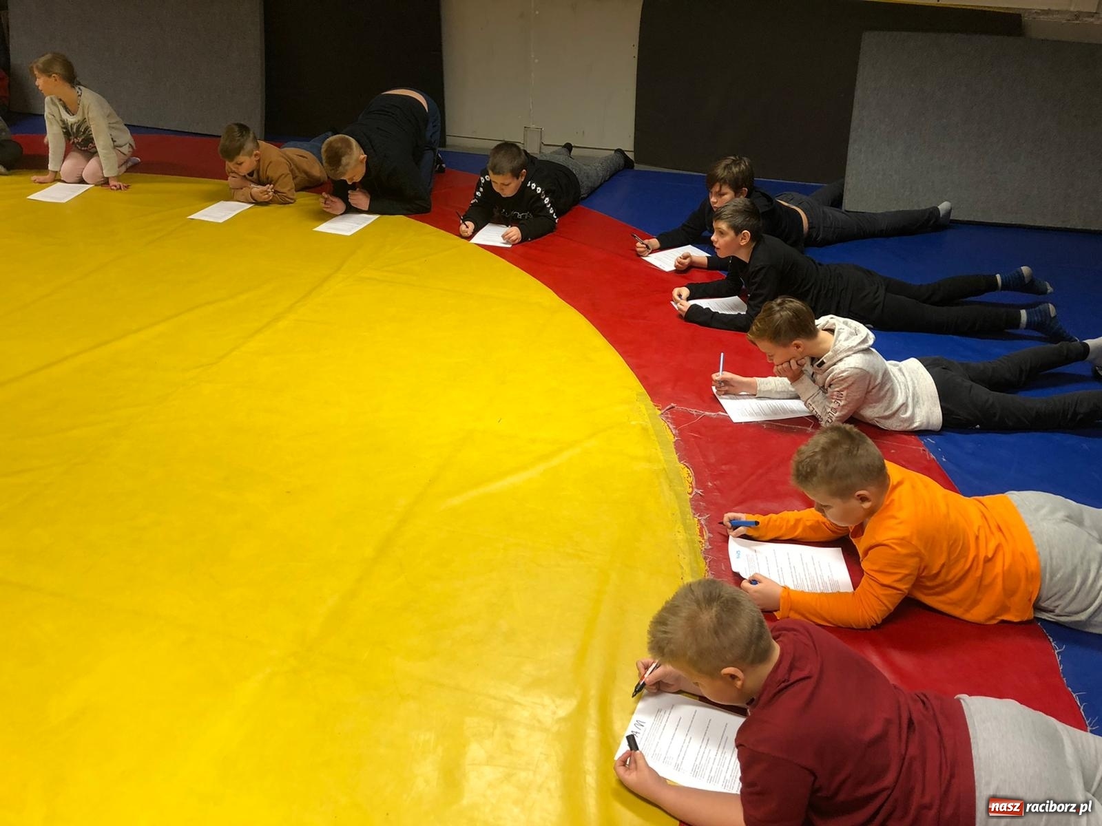 Zdjęcie w galerii na portalu naszraciborz.pl: Kolejne zajęcia profilaktyczne w Klubie Łamator wiadomości z regionu