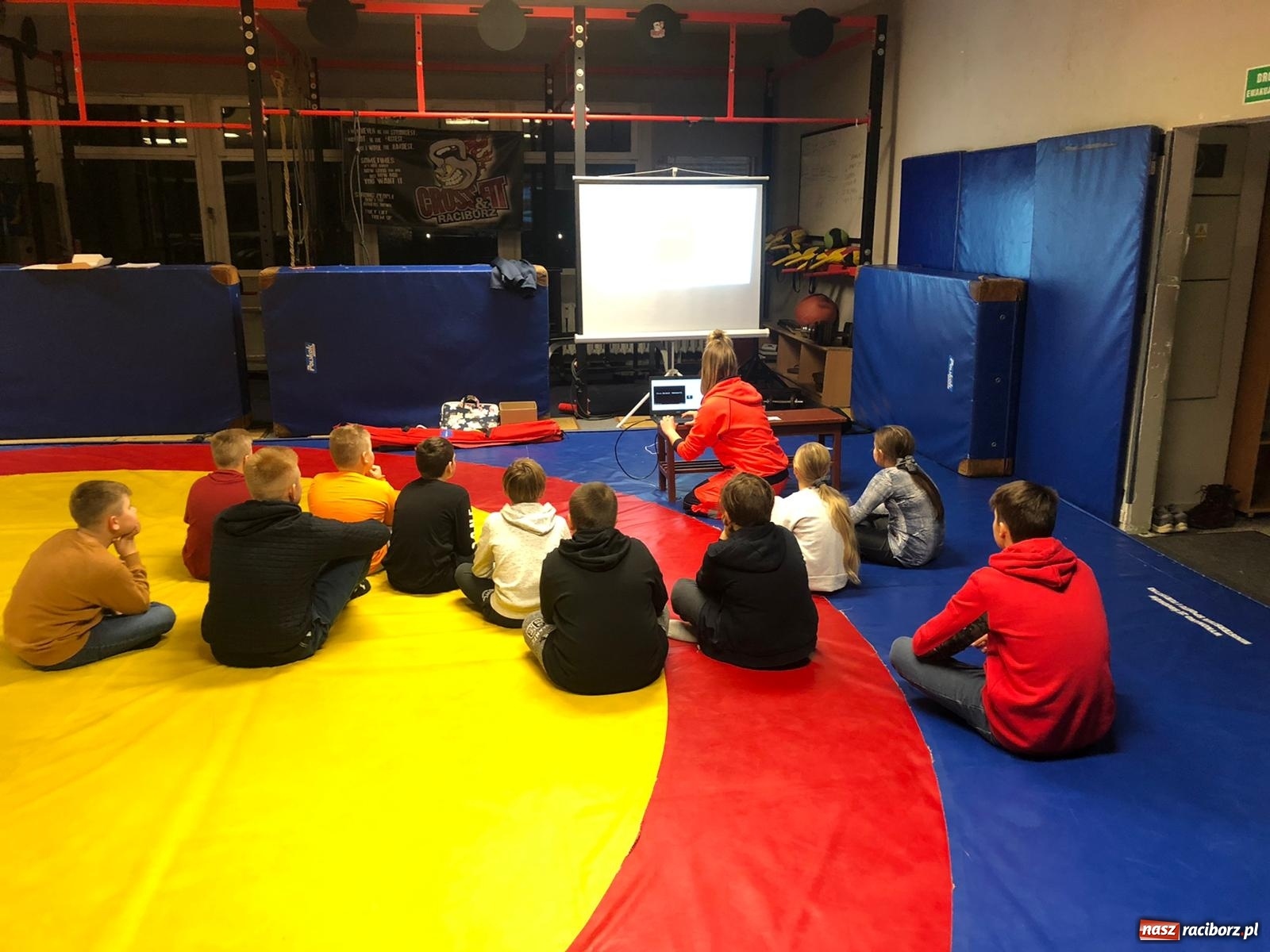 Zdjęcie w galerii na portalu naszraciborz.pl: Kolejne zajęcia profilaktyczne w Klubie Łamator wiadomości z regionu