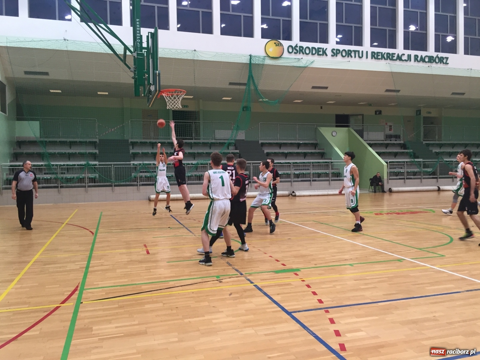 Zdjęcie w galerii na portalu naszraciborz.pl: Pechowa niedziela młodych koszykarzy z Raciborza wiadomości z regionu