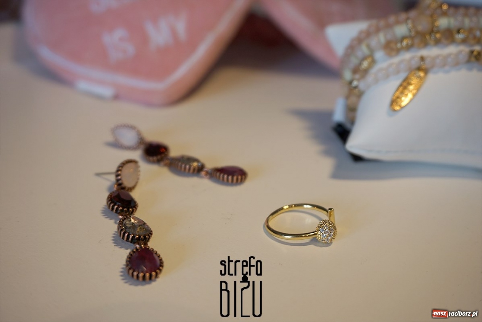 Zdjęcie w galerii na portalu naszraciborz.pl: Wyjątkowe świąteczne prezenty w Strefie Biżu w Raciborzu  wiadomości z regionu