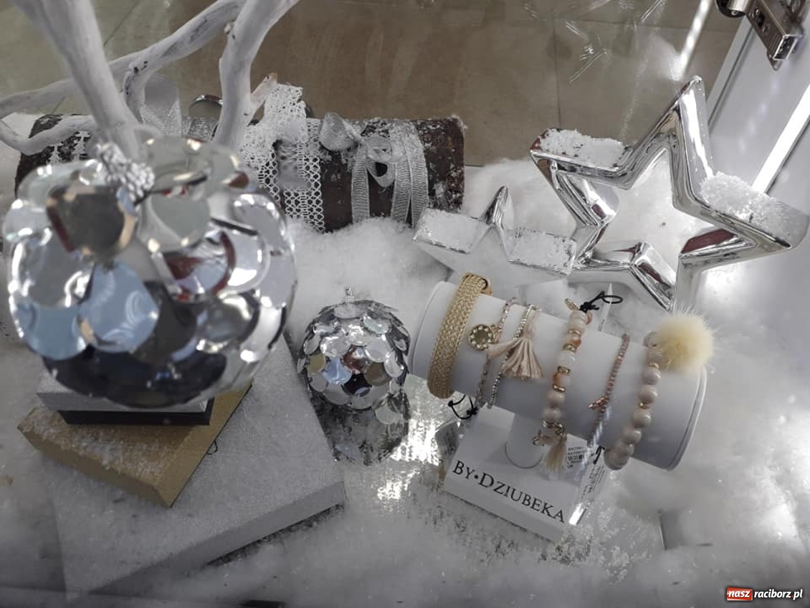 Zdjęcie w galerii na portalu naszraciborz.pl: Wyjątkowe świąteczne prezenty w Strefie Biżu w Raciborzu  wiadomości z regionu