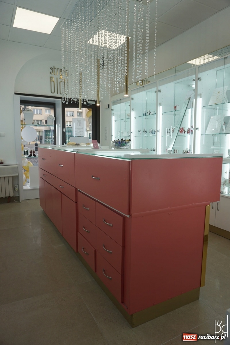 Zdjęcie w galerii na portalu naszraciborz.pl: Wyjątkowe świąteczne prezenty w Strefie Biżu w Raciborzu  wiadomości z regionu