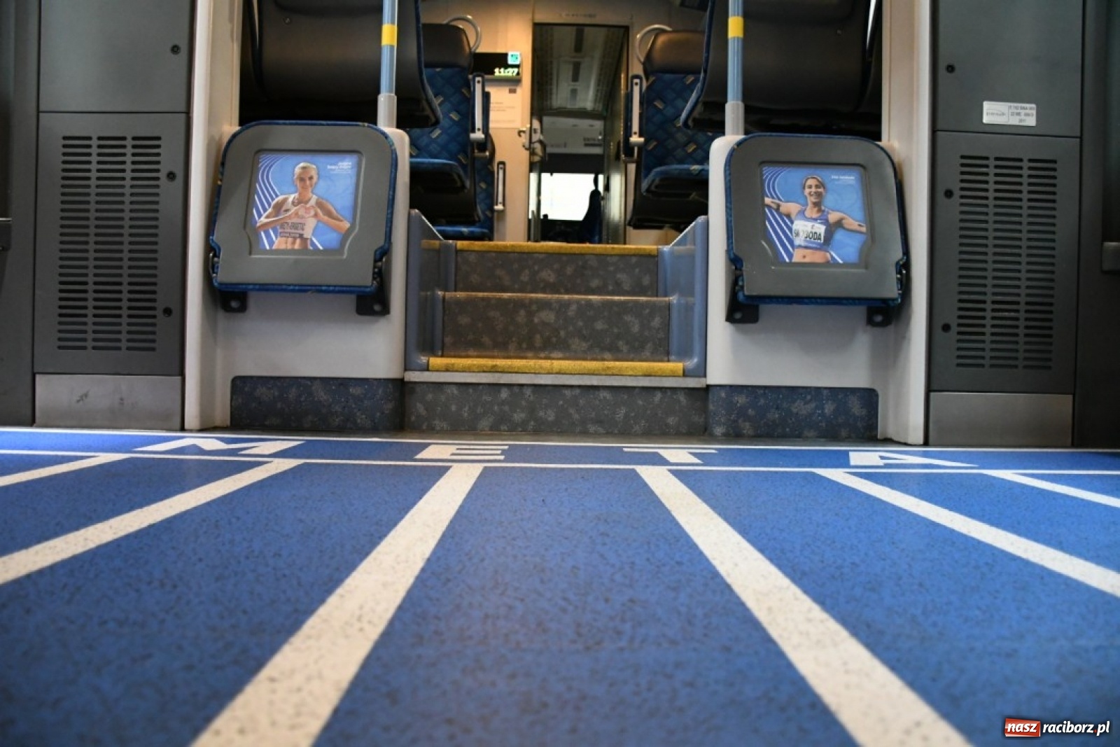 Zdjęcie w galerii na portalu naszraciborz.pl: Pociąg Mistrzów z Justyną Święty-Ersetic na regionalnych torach wiadomości z regionu