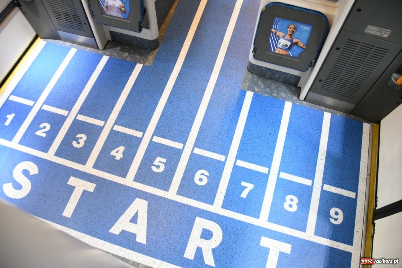 Zdjęcie w galerii na portalu naszraciborz.pl: Pociąg Mistrzów z Justyną Święty-Ersetic na regionalnych torach wiadomości z regionu