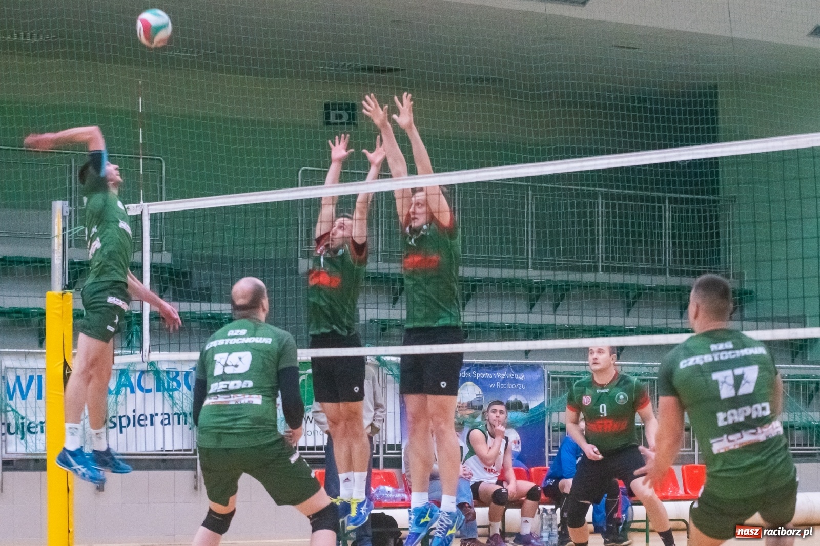Zdjęcie w galerii na portalu naszraciborz.pl: Choć Częstochowa wygrała, to łatwo w Raciborzu nie miała [FOTO i WIDEO] wiadomości z regionu