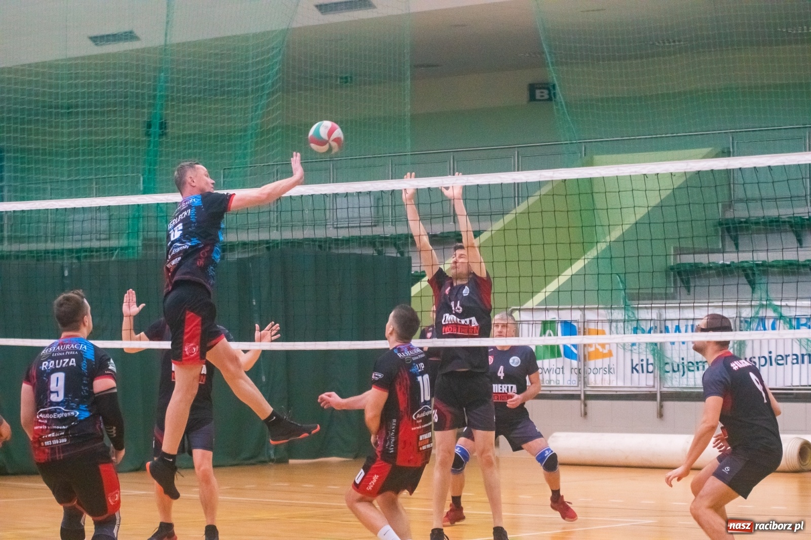 Zdjęcie w galerii na portalu naszraciborz.pl: Przedświąteczne granie w RLPS [FOTO] wiadomości z regionu