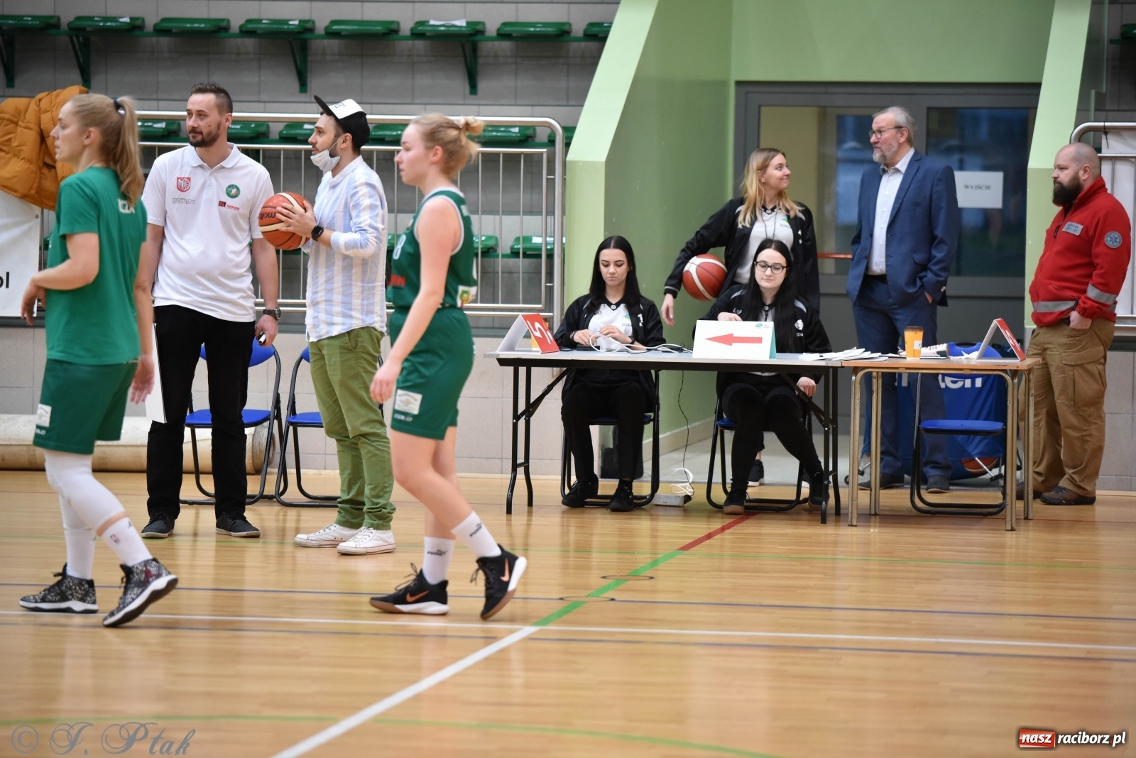 Zdjęcie w galerii na portalu naszraciborz.pl: Sportowe podsumowanie weekendu i fotorelacja z meczu RKK AZS Racibórz wiadomości z regionu