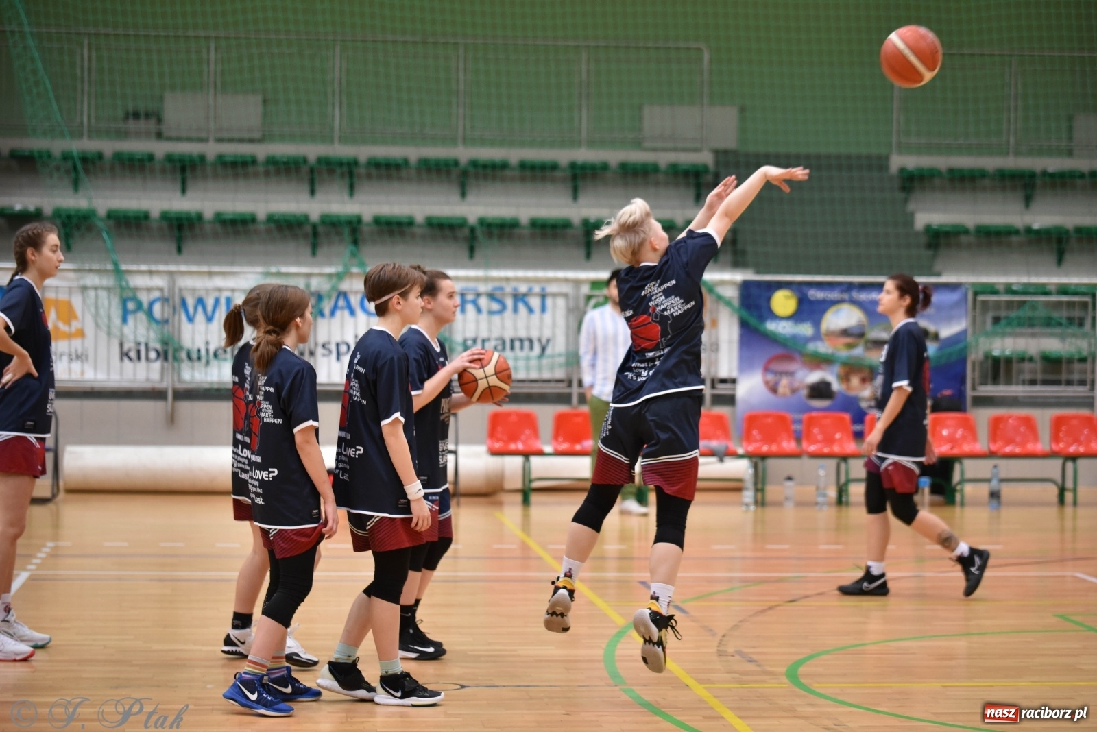 Zdjęcie w galerii na portalu naszraciborz.pl: Sportowe podsumowanie weekendu i fotorelacja z meczu RKK AZS Racibórz wiadomości z regionu