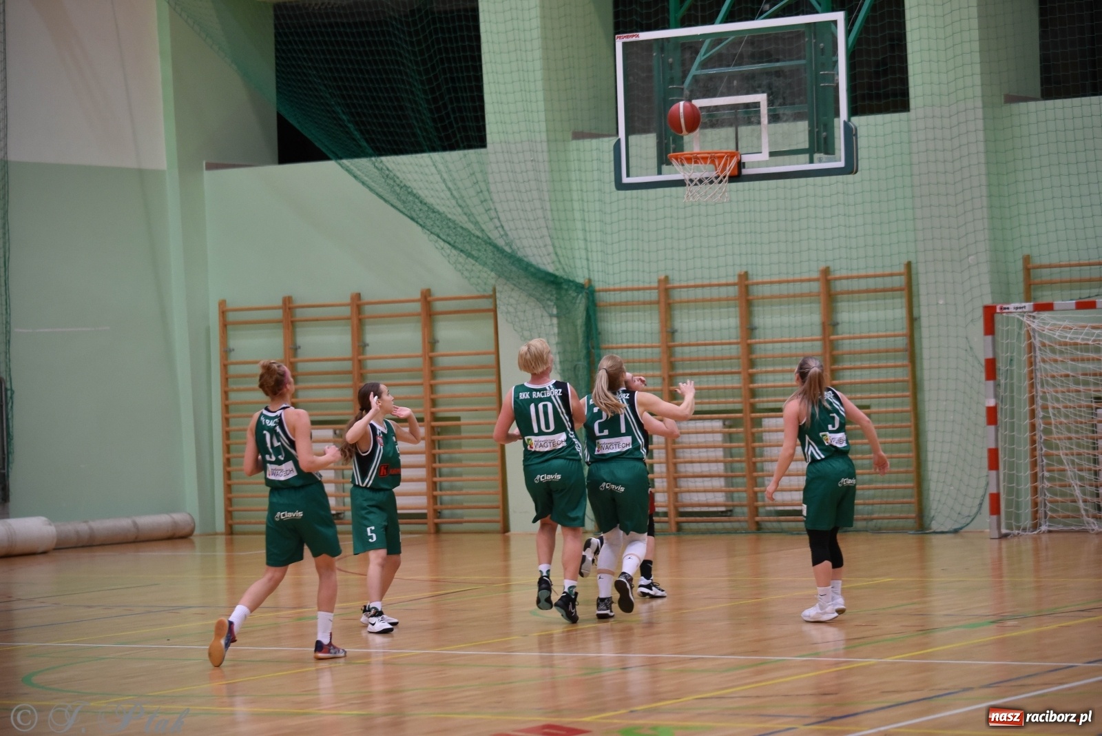 Zdjęcie w galerii na portalu naszraciborz.pl: Sportowe podsumowanie weekendu i fotorelacja z meczu RKK AZS Racibórz wiadomości z regionu