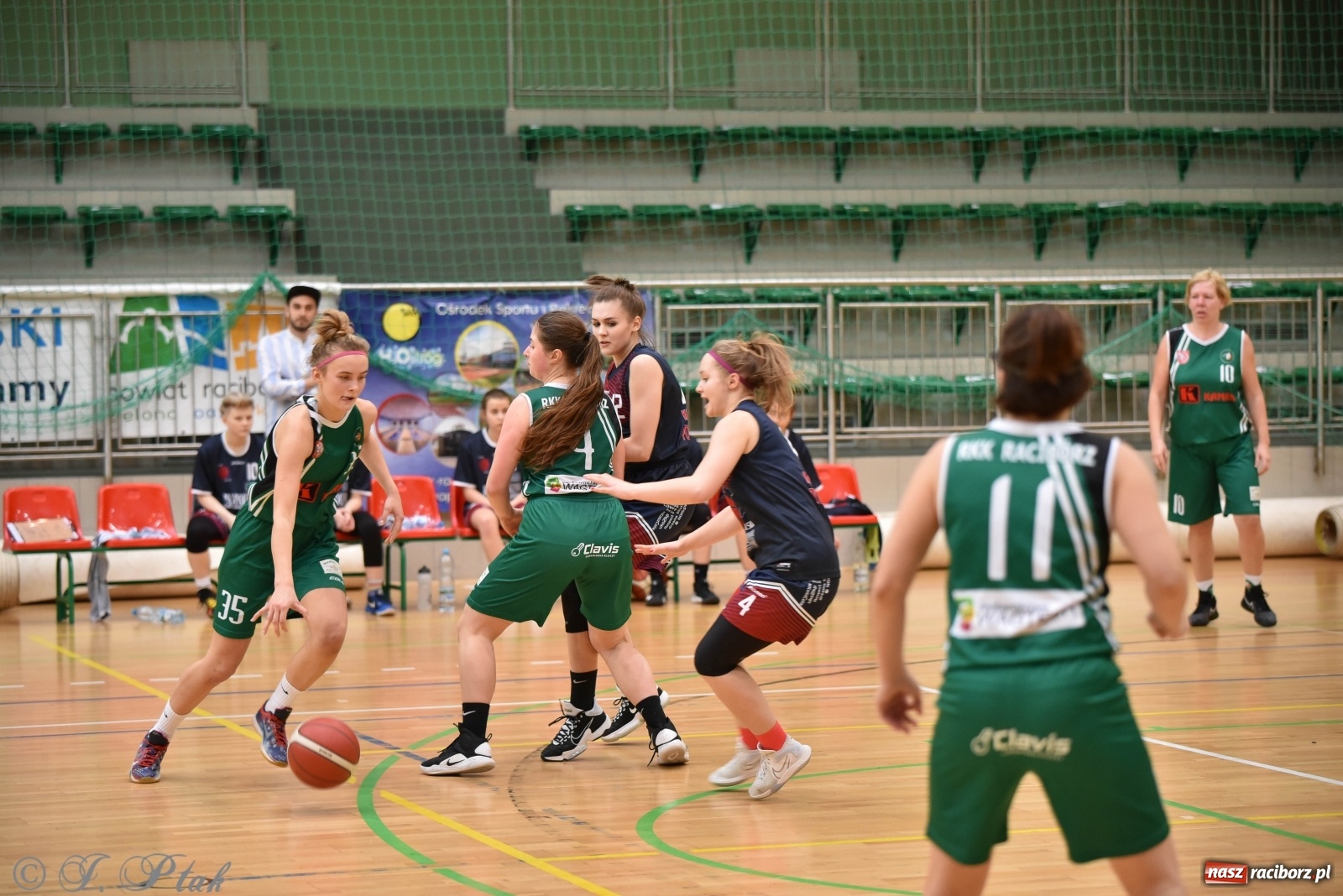 Zdjęcie w galerii na portalu naszraciborz.pl: Sportowe podsumowanie weekendu i fotorelacja z meczu RKK AZS Racibórz wiadomości z regionu